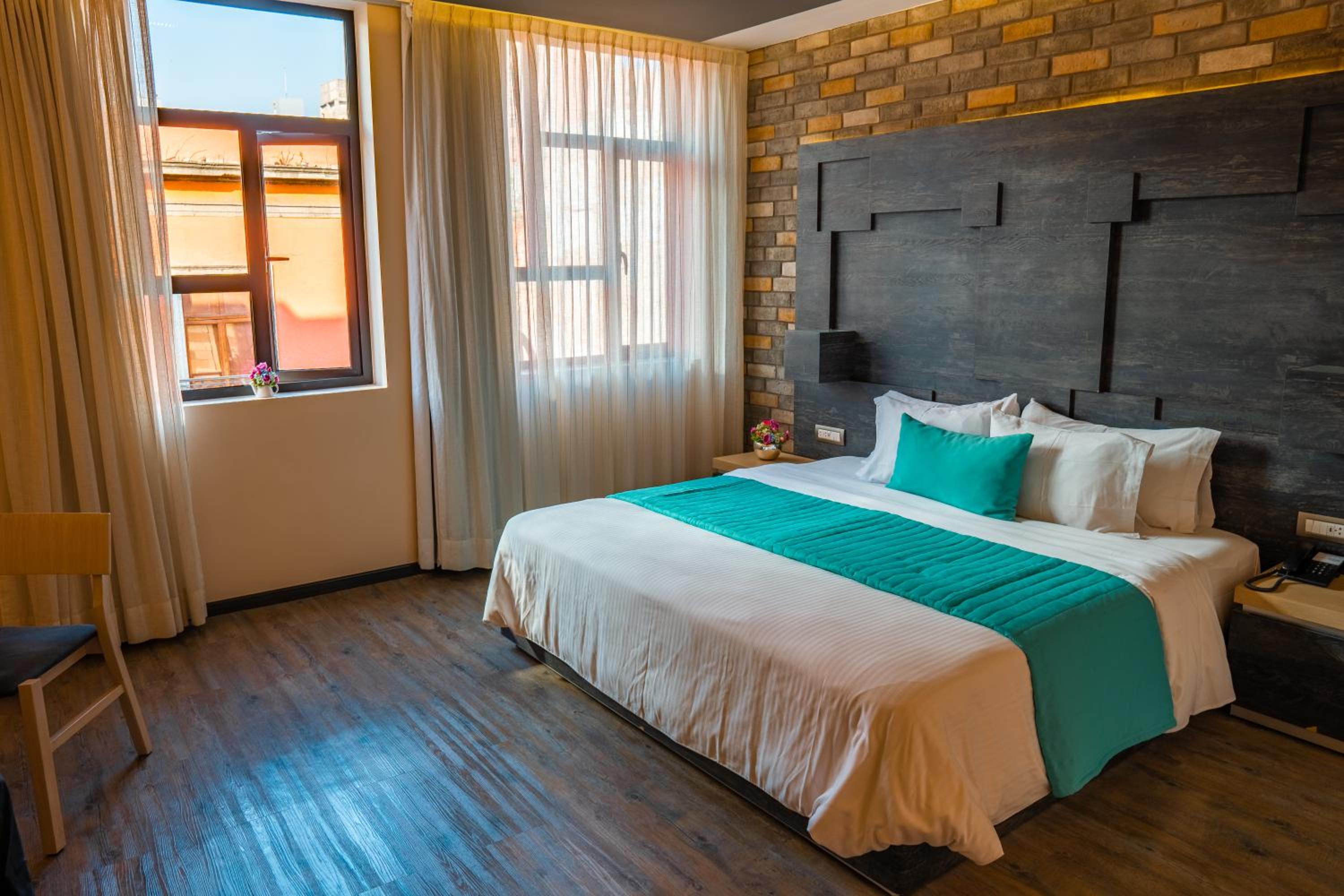 Deluxe Double Room with Bath photo 2