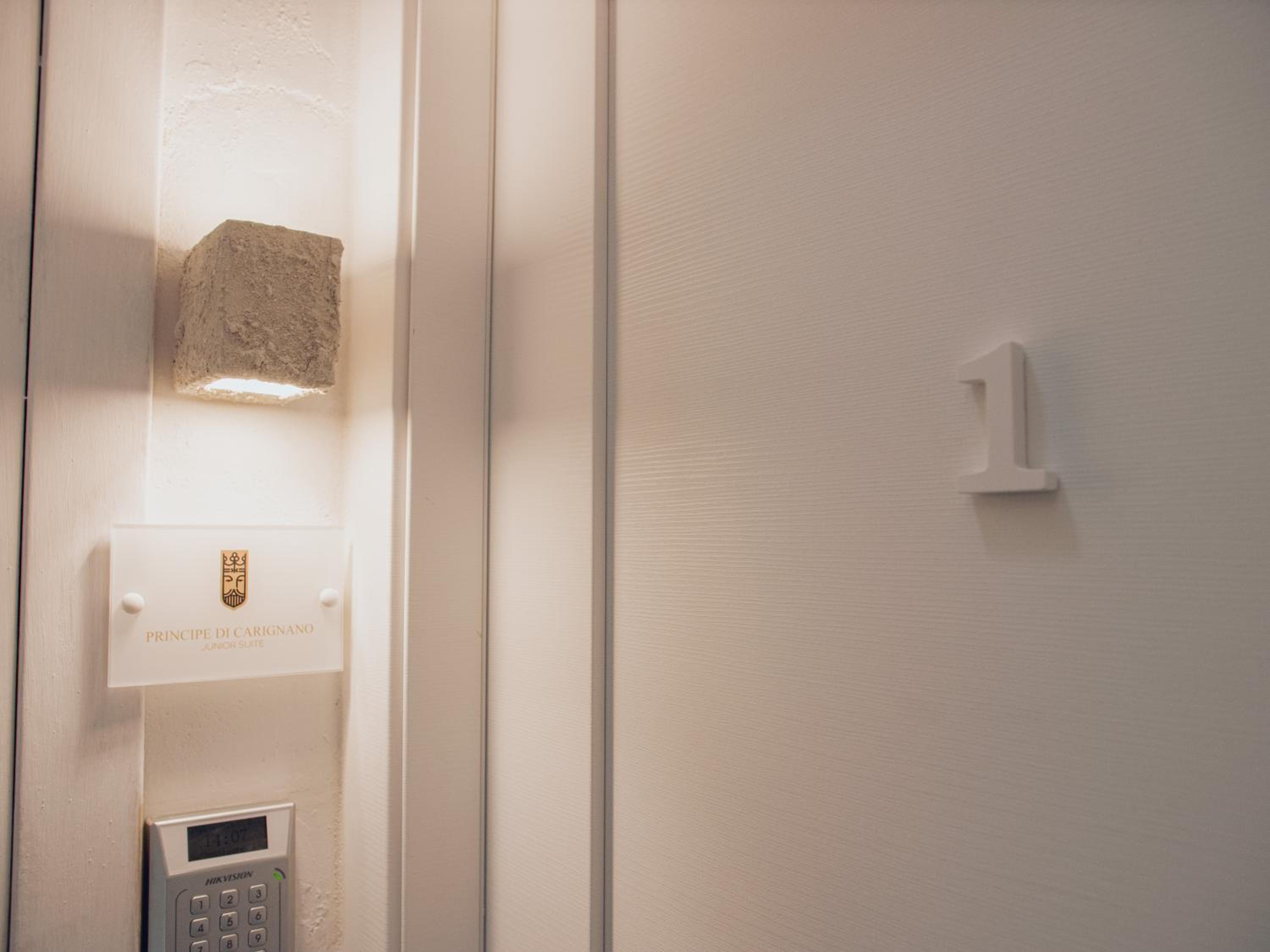 Double Room - Photo 3