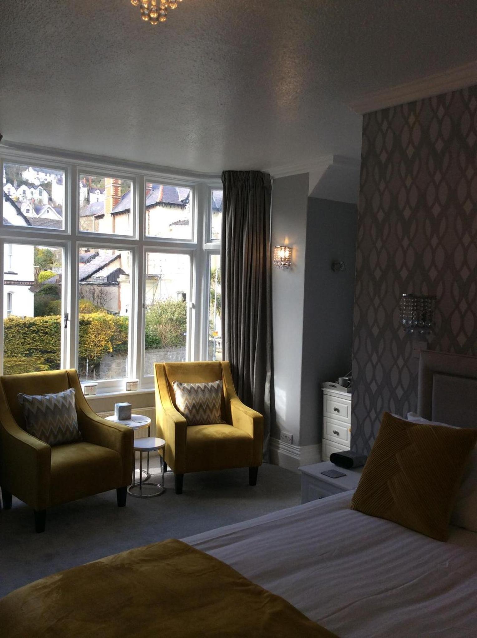 Superior King Room photo 2