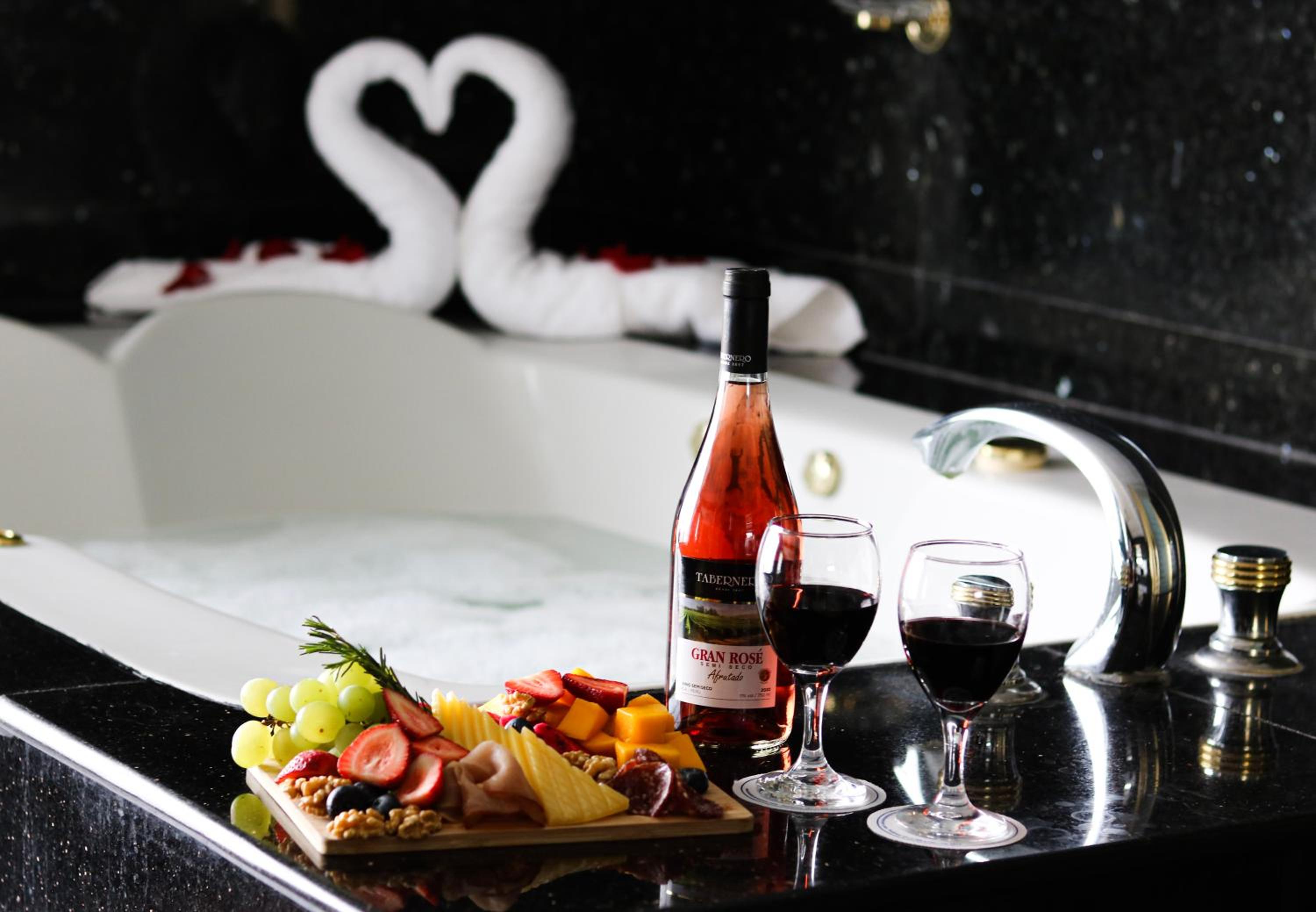 Presidential Suite - Photo 10
