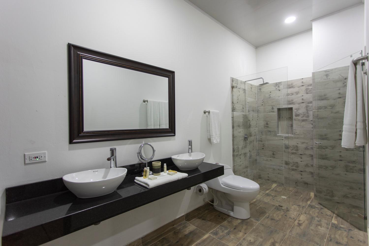 Double Room with Balcony - Photo 6