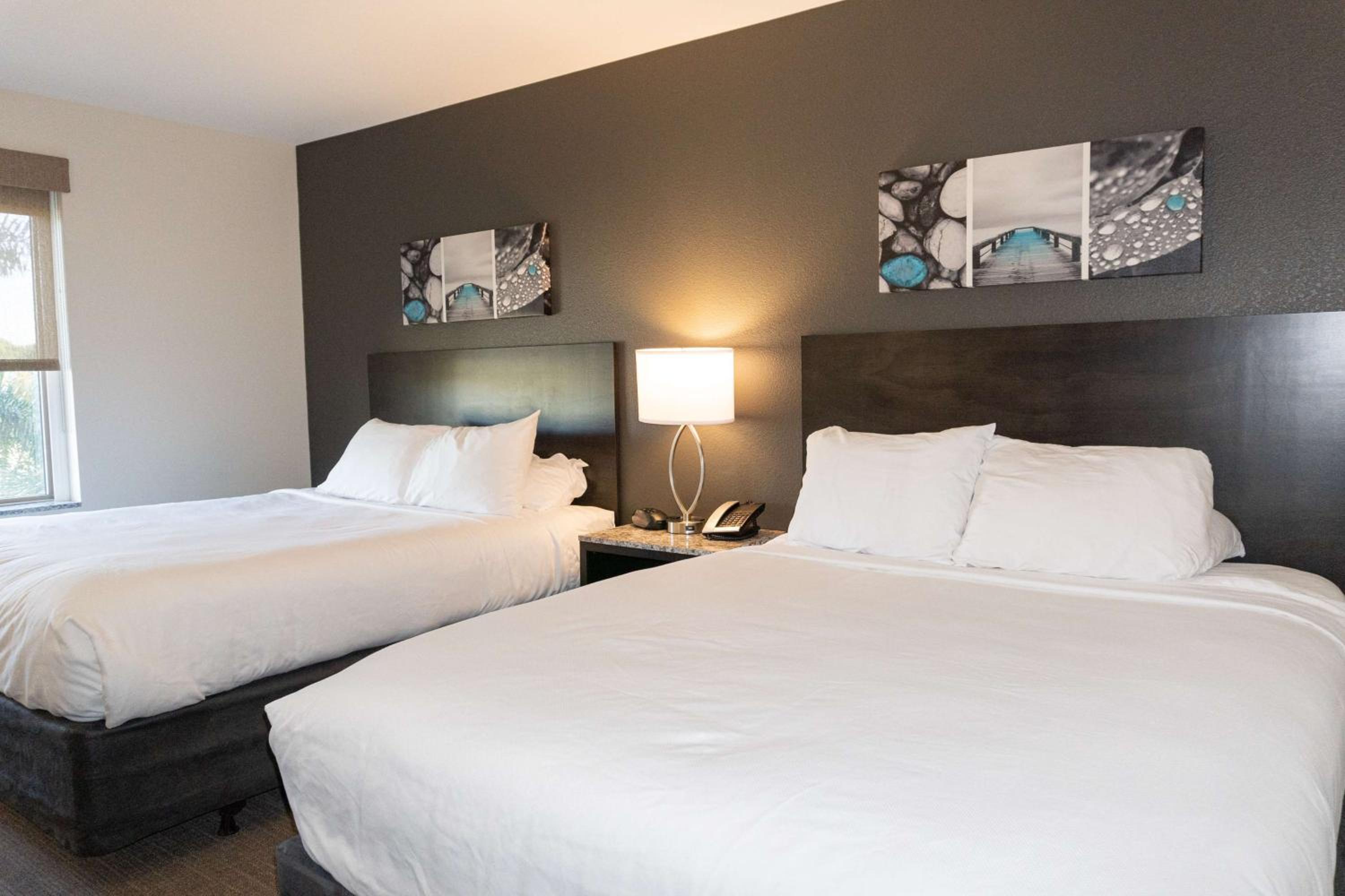 Queen Suite with Two Queen Beds