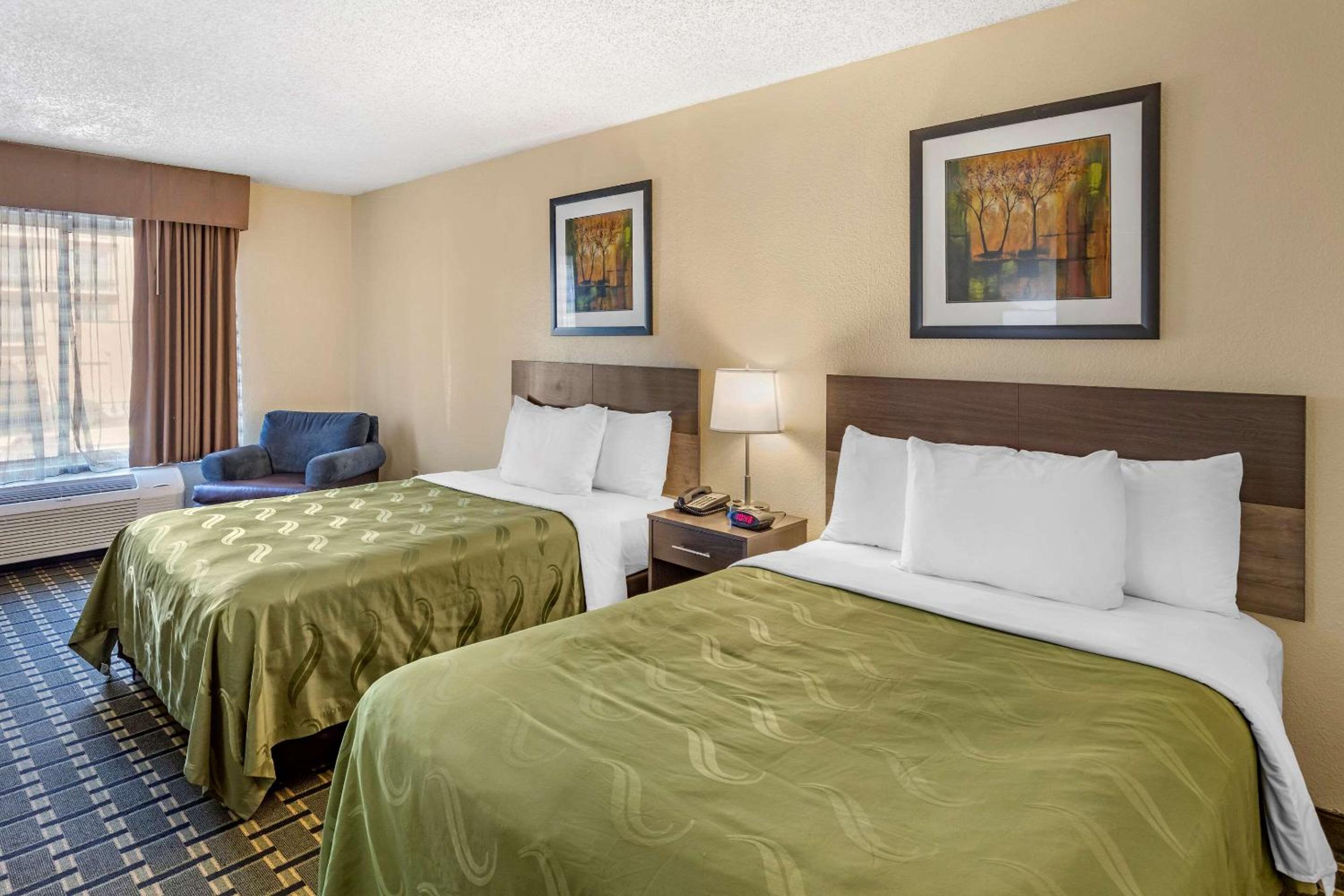 Double Room with Two Double Beds - Non-Smoking - Photo 4