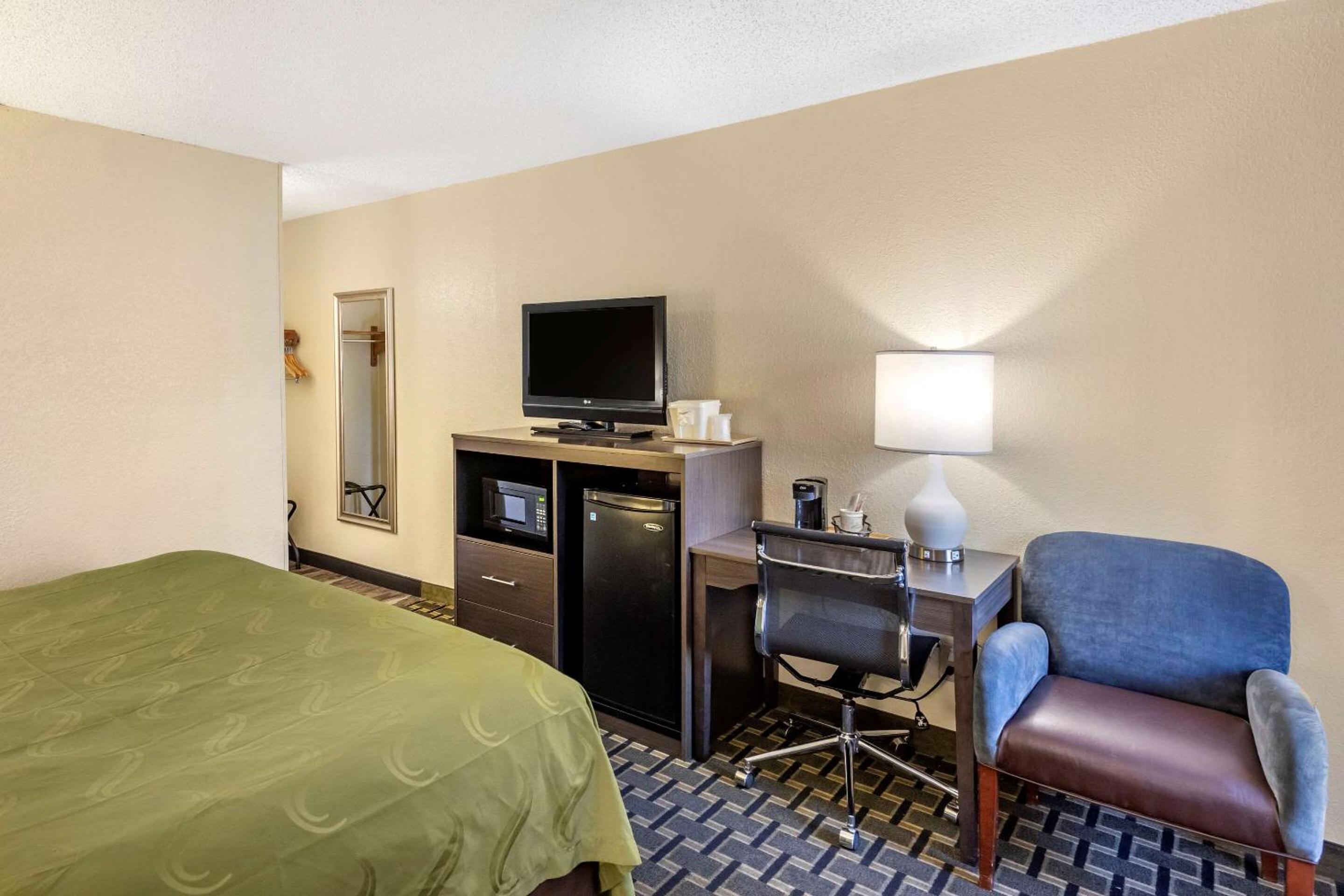 Business King Room - Non-Smoking - Photo 2