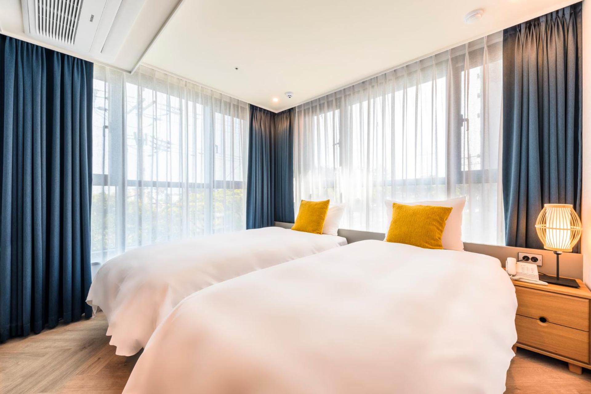 Suite with City View - Photo 2