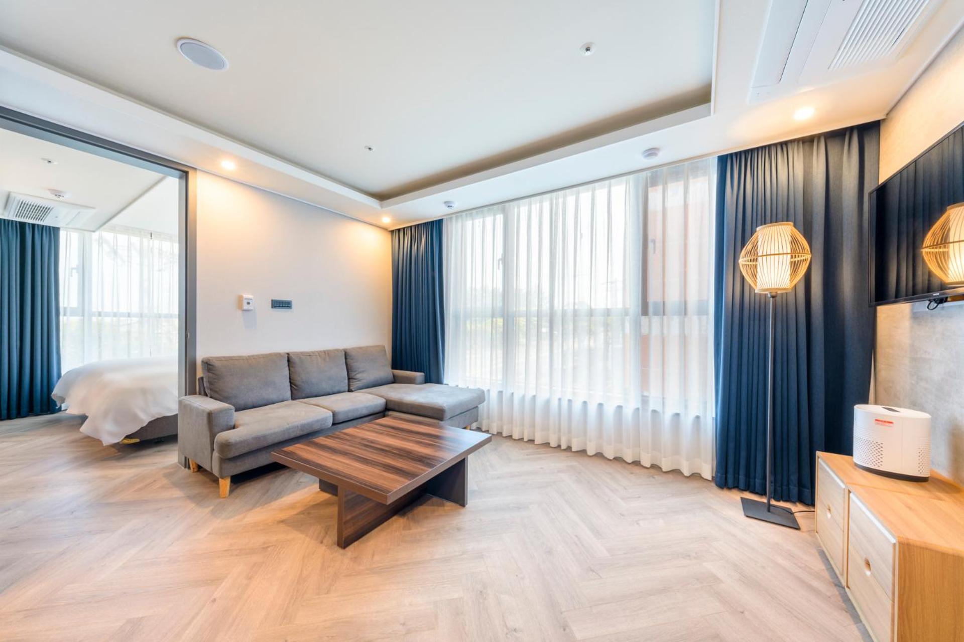 Suite with City View - Photo 1
