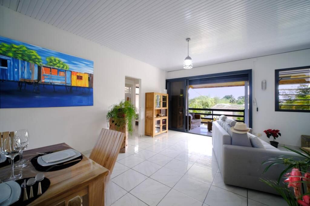 Three-Bedroom Villa photo 2