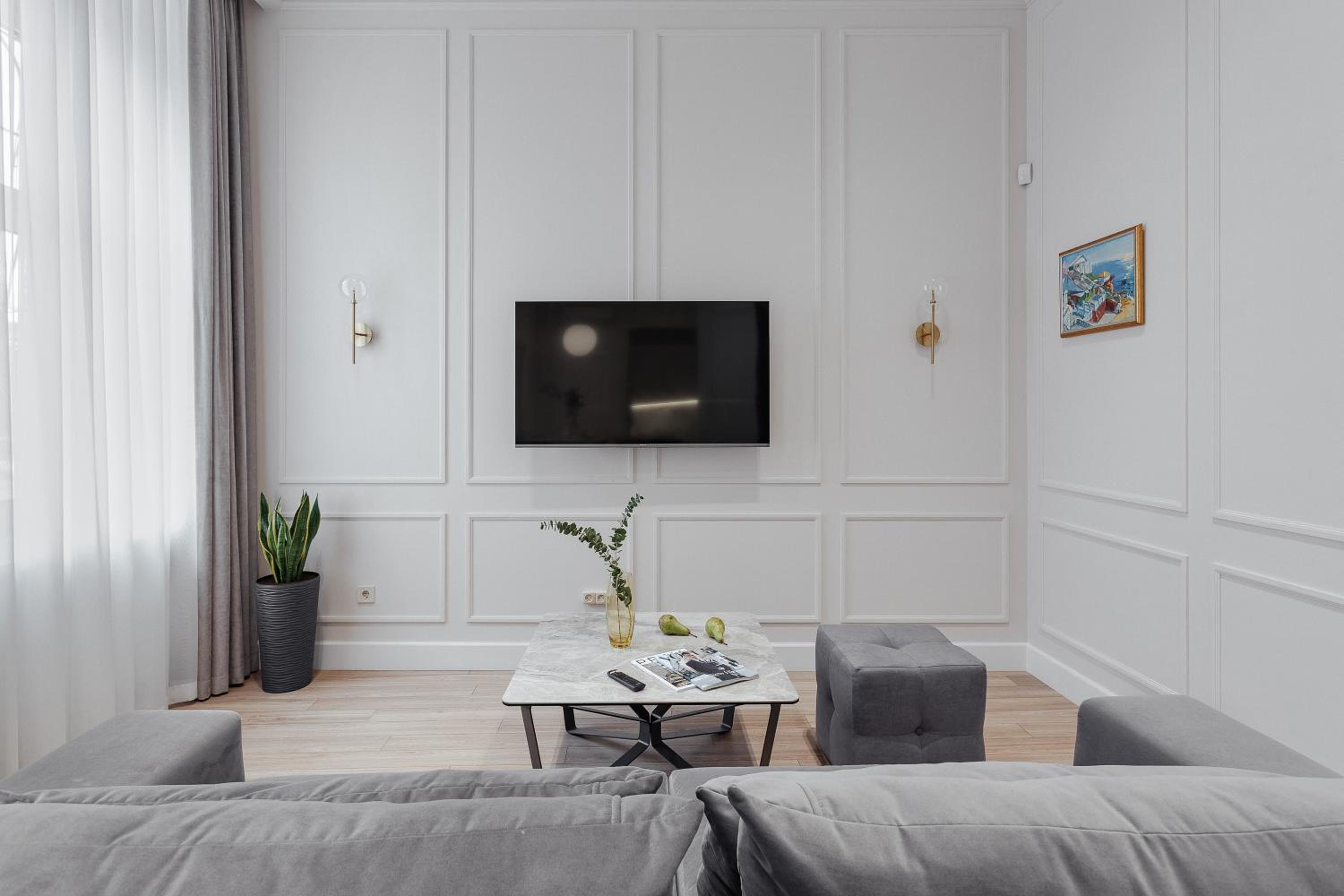 One-Bedroom Apartment photo 2