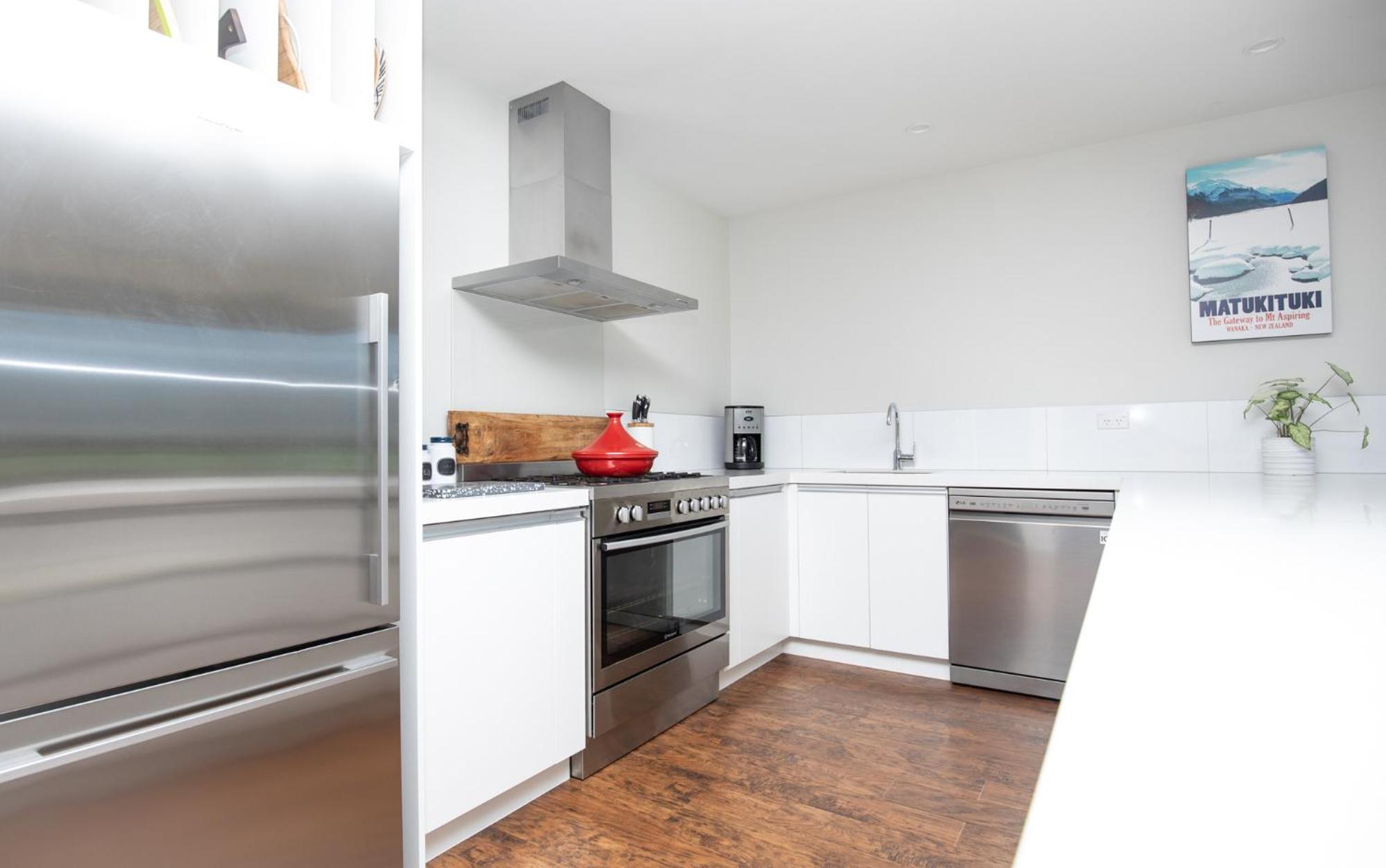 Four-Bedroom House - Photo 12