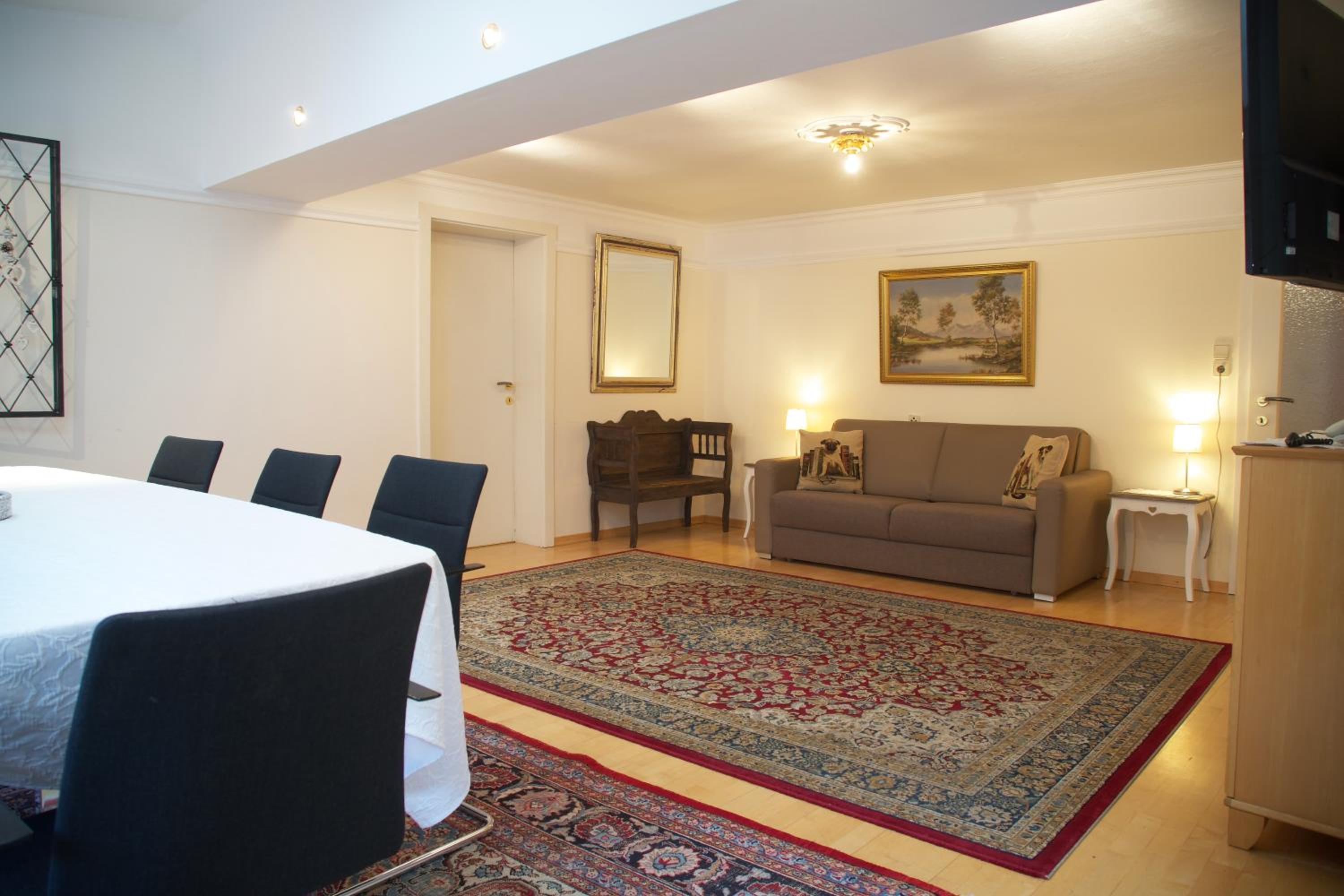 Deluxe Two-Bedroom Apartment with Balcony Typ 40