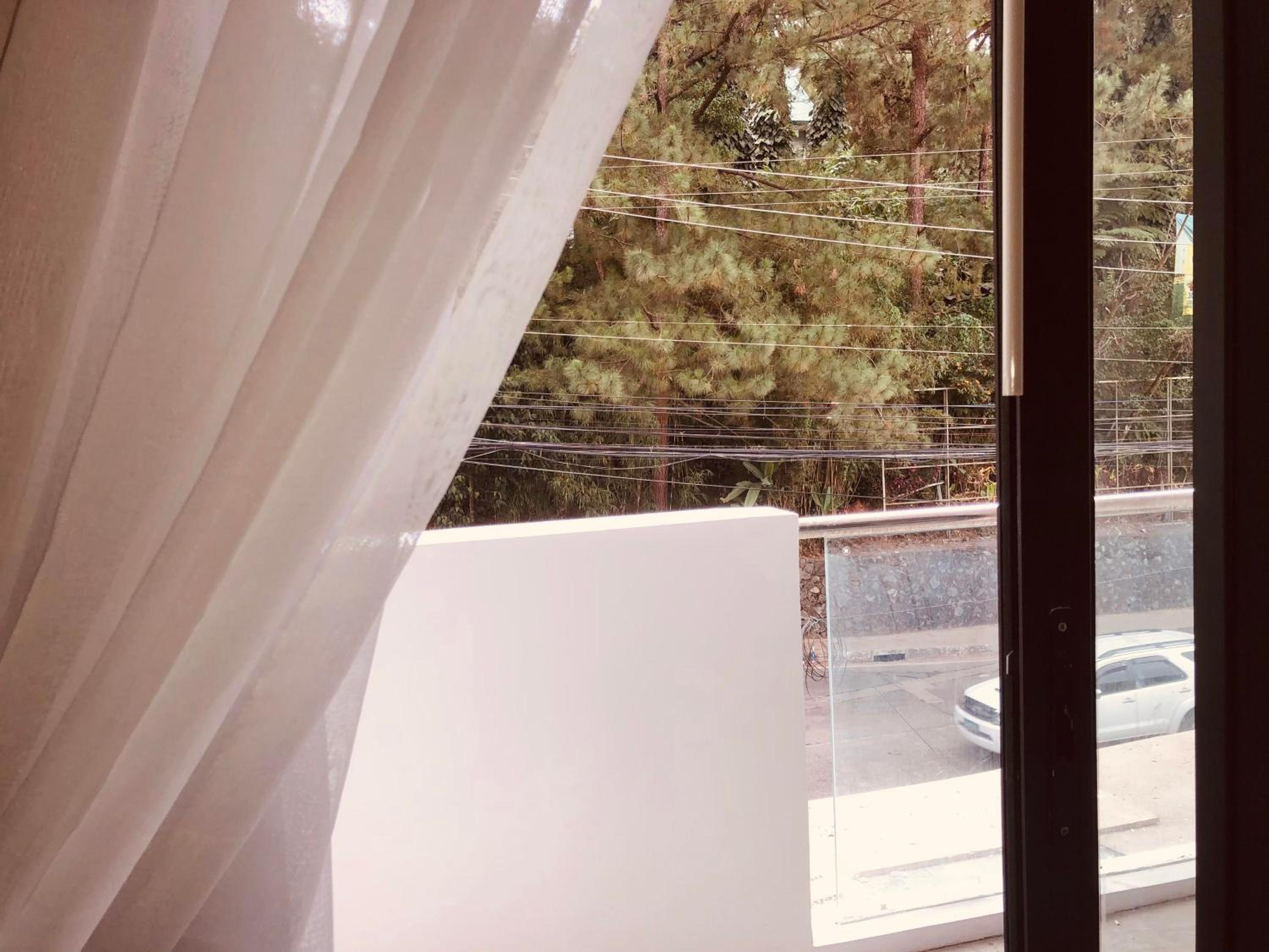 Deluxe South Drive View
