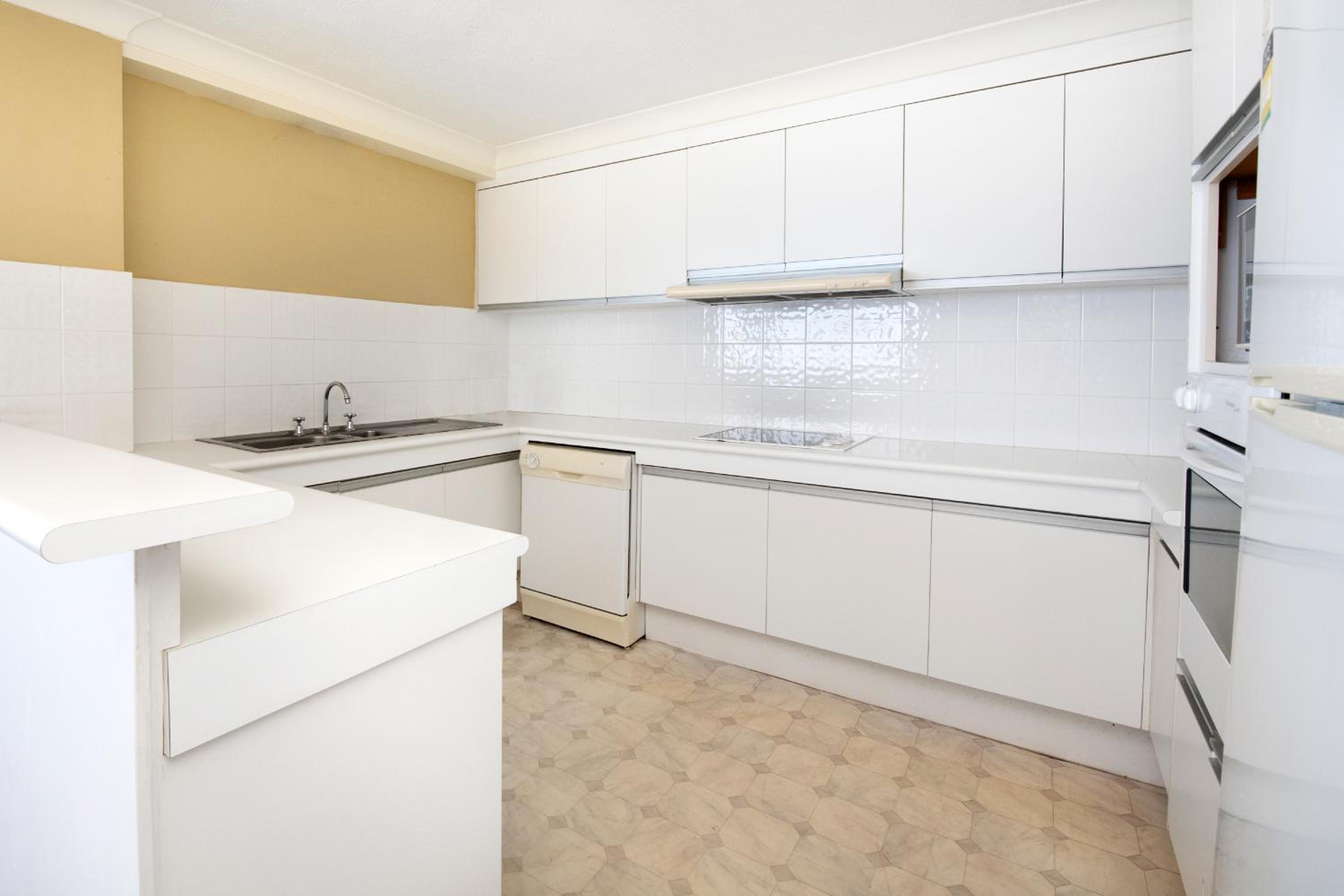 One-Bedroom Apartment - Photo 4