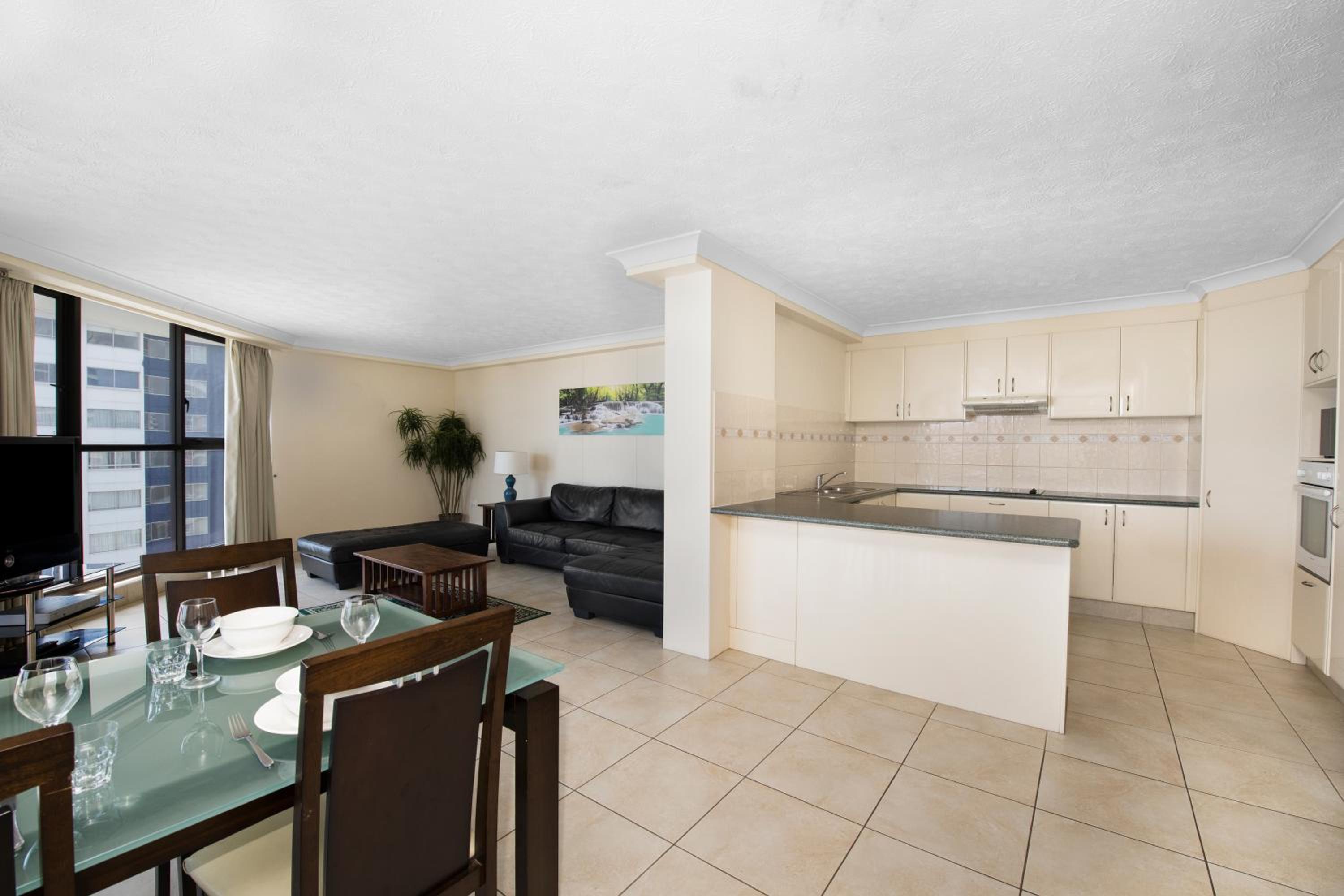 Two-Bedroom Apartment - Photo 2