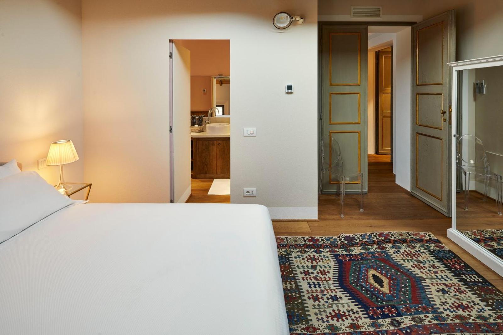 Double Room - Photo 6