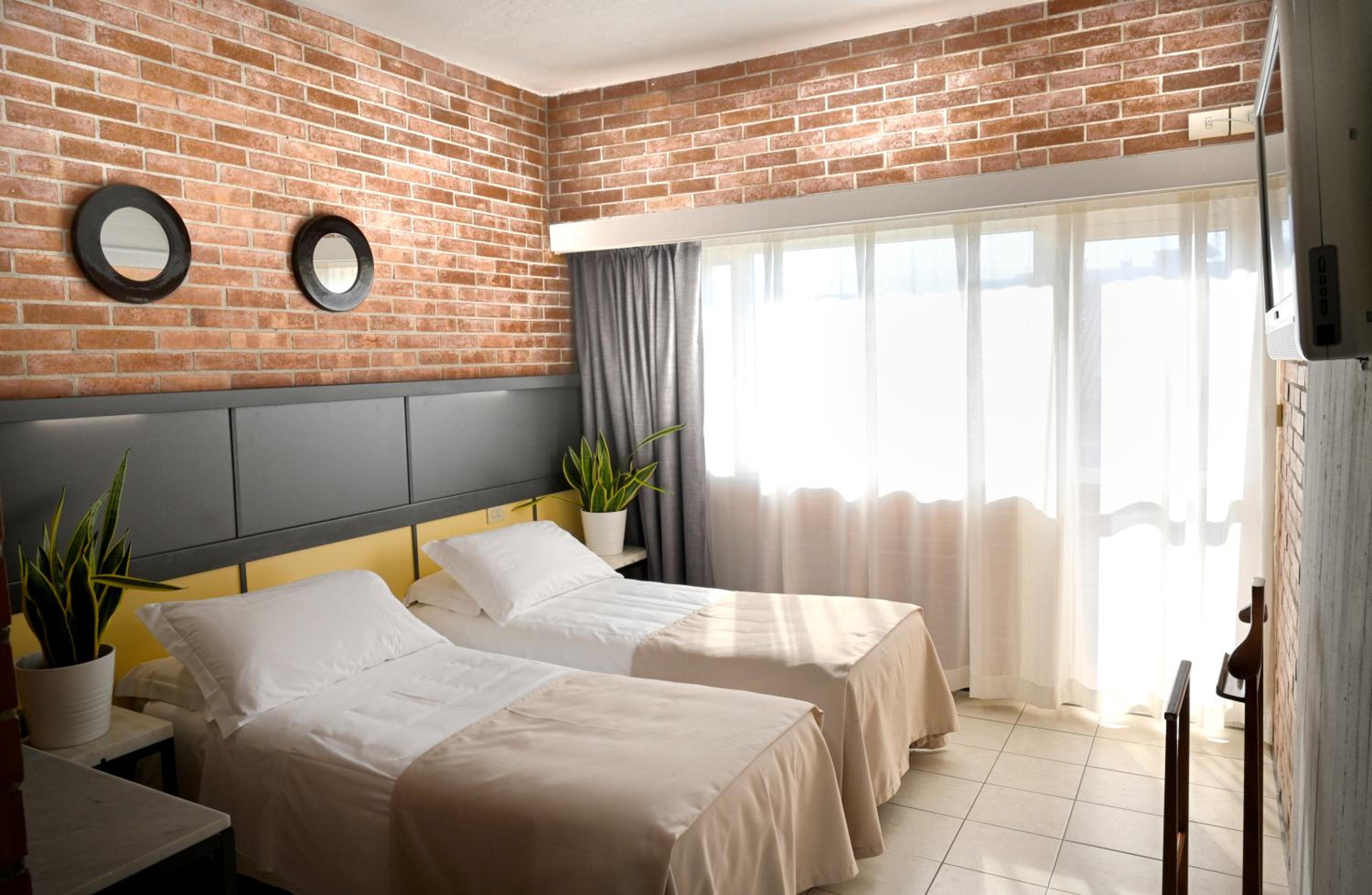 Double Room - Photo 4