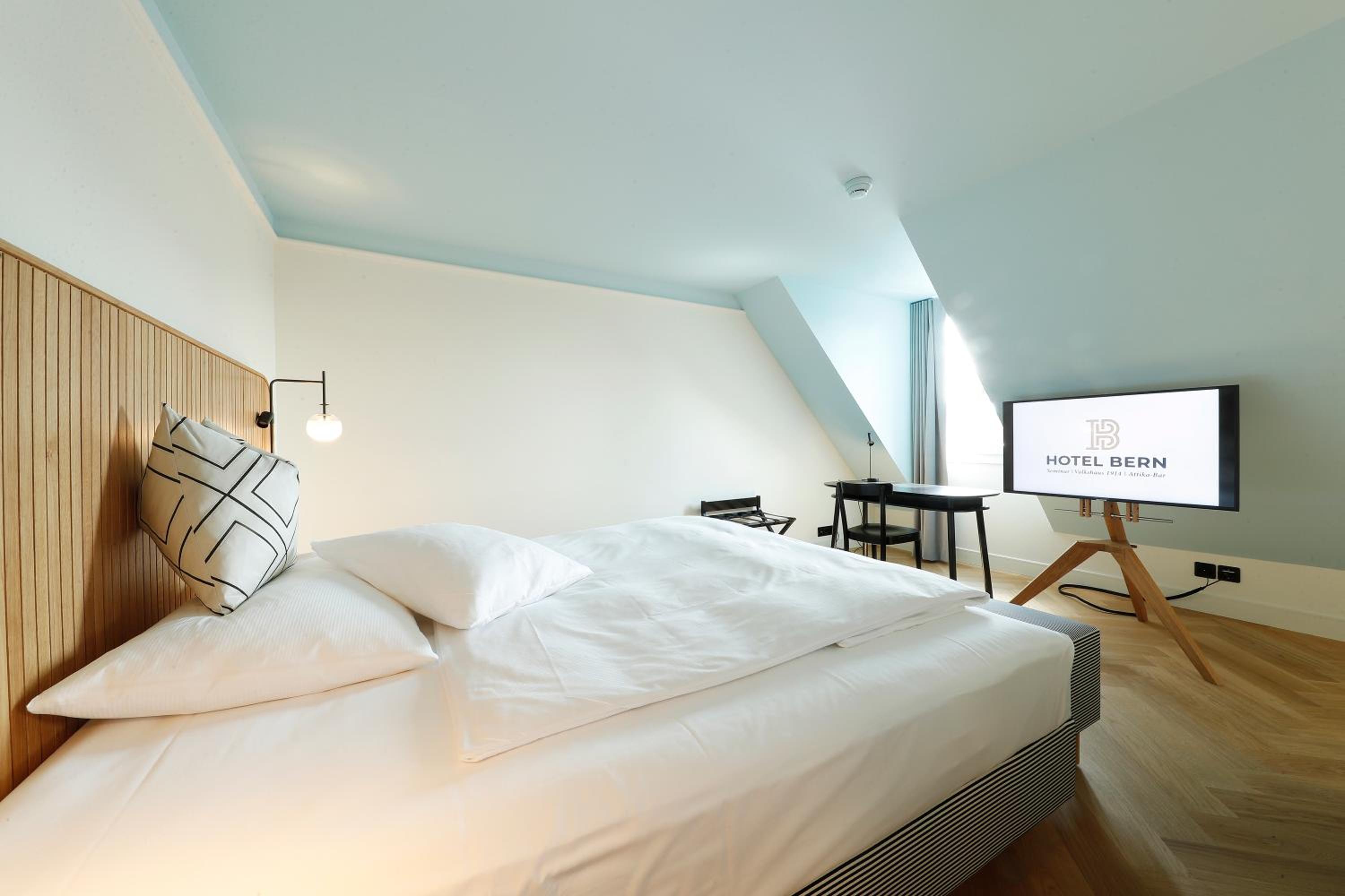 Suite with Sofa Bed - Photo 4