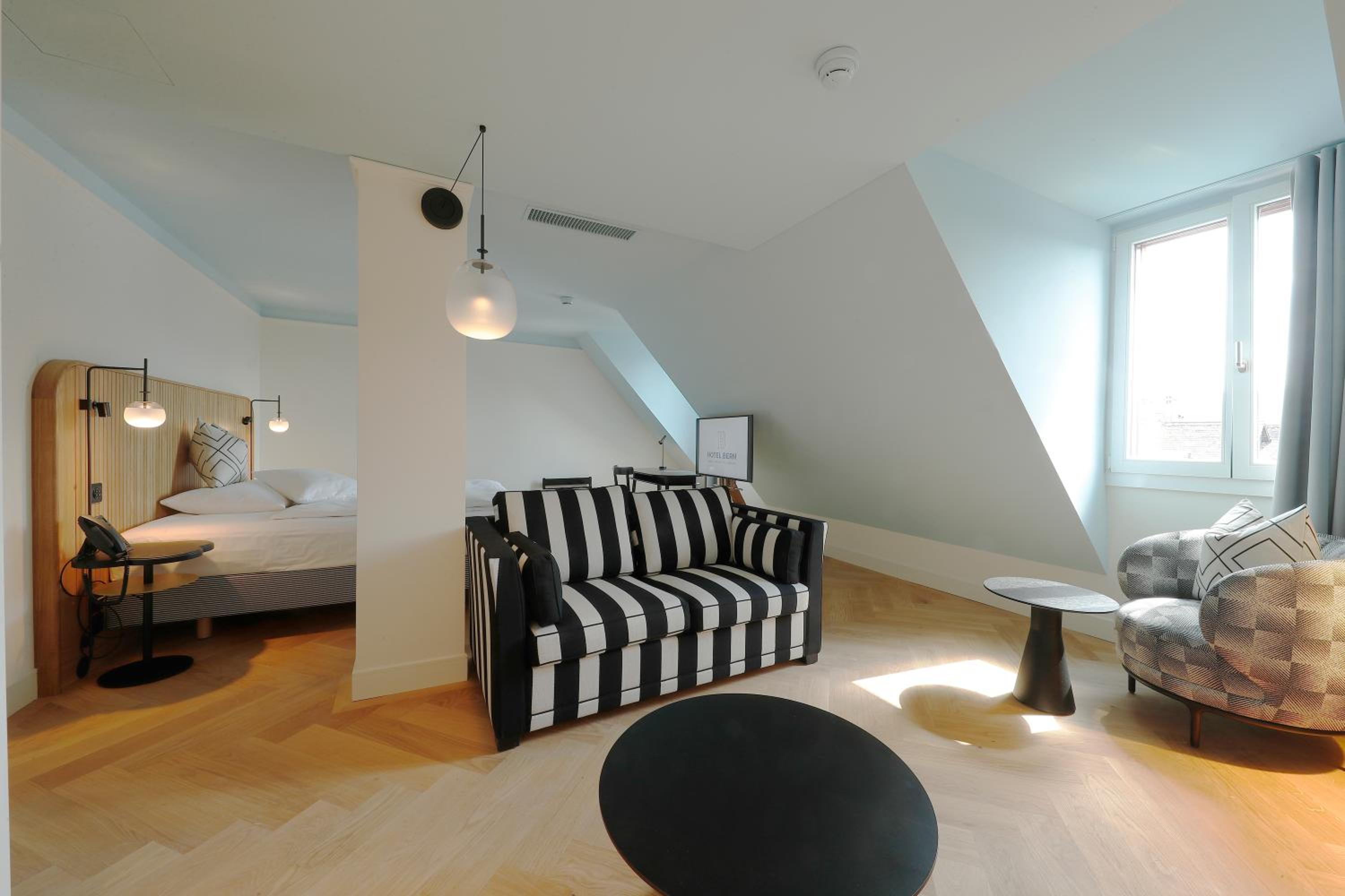 Suite with Sofa Bed - Photo 3