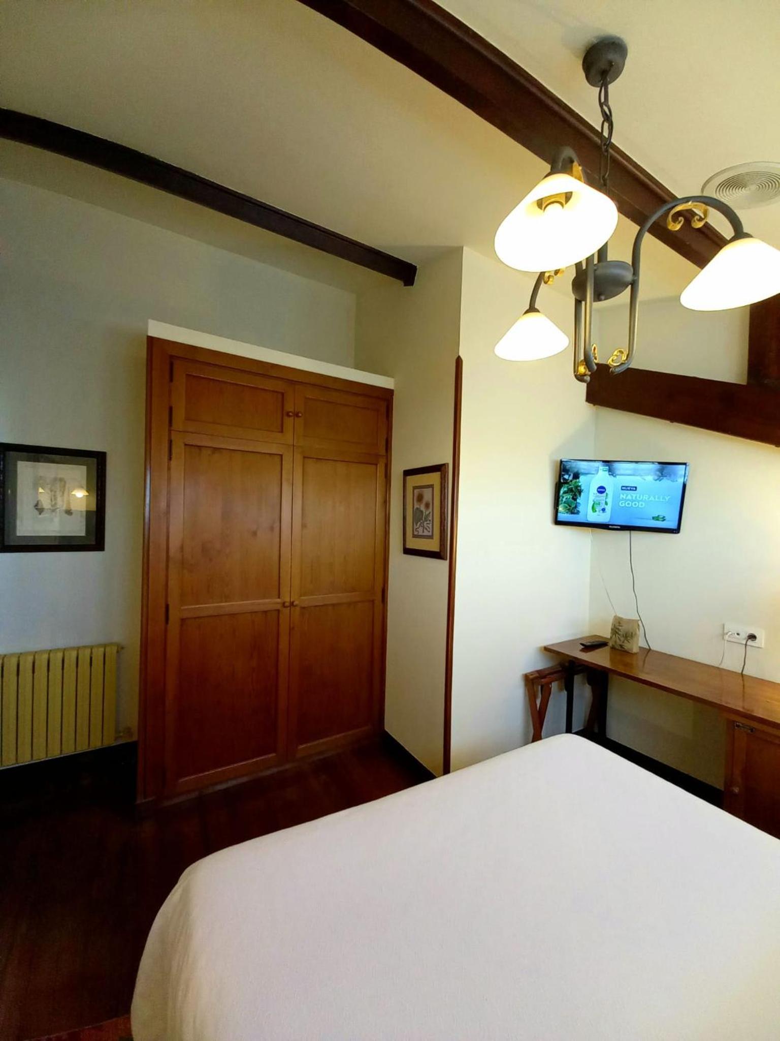 Double Room - Photo 17