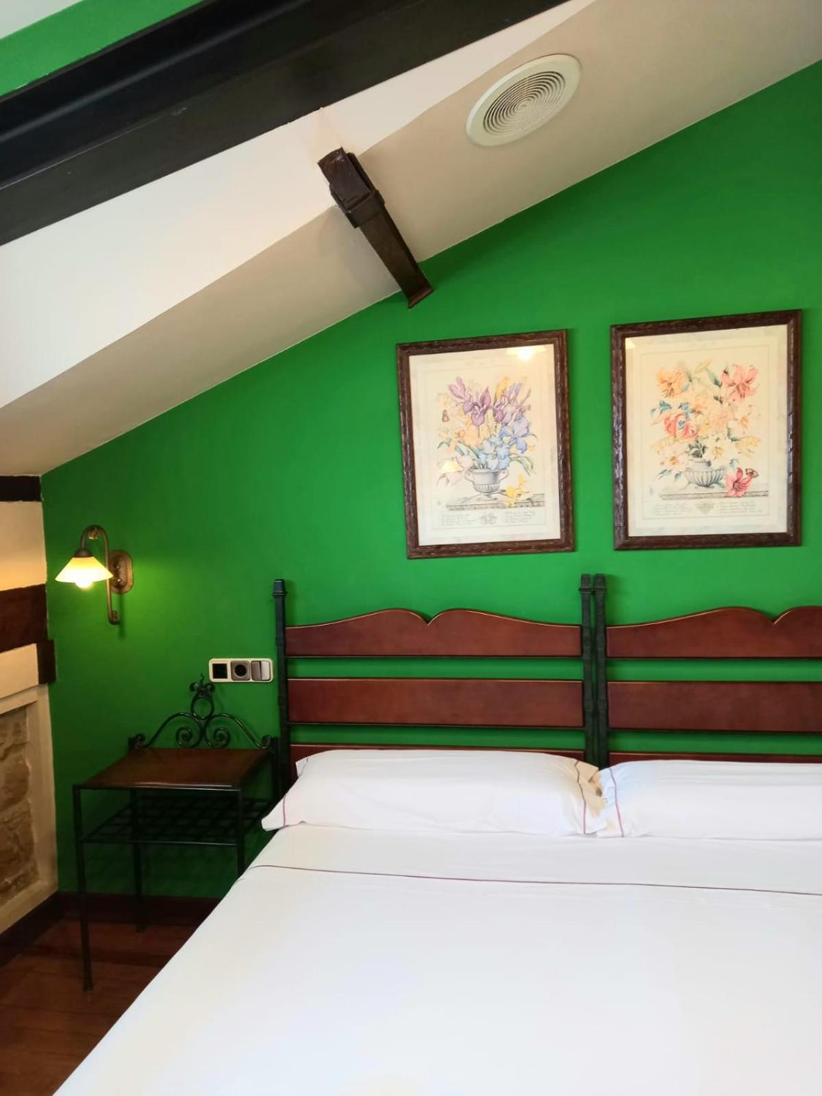 Double Room - Photo 16