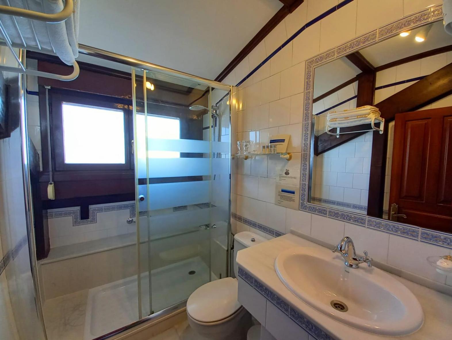 Double Room - Photo 5