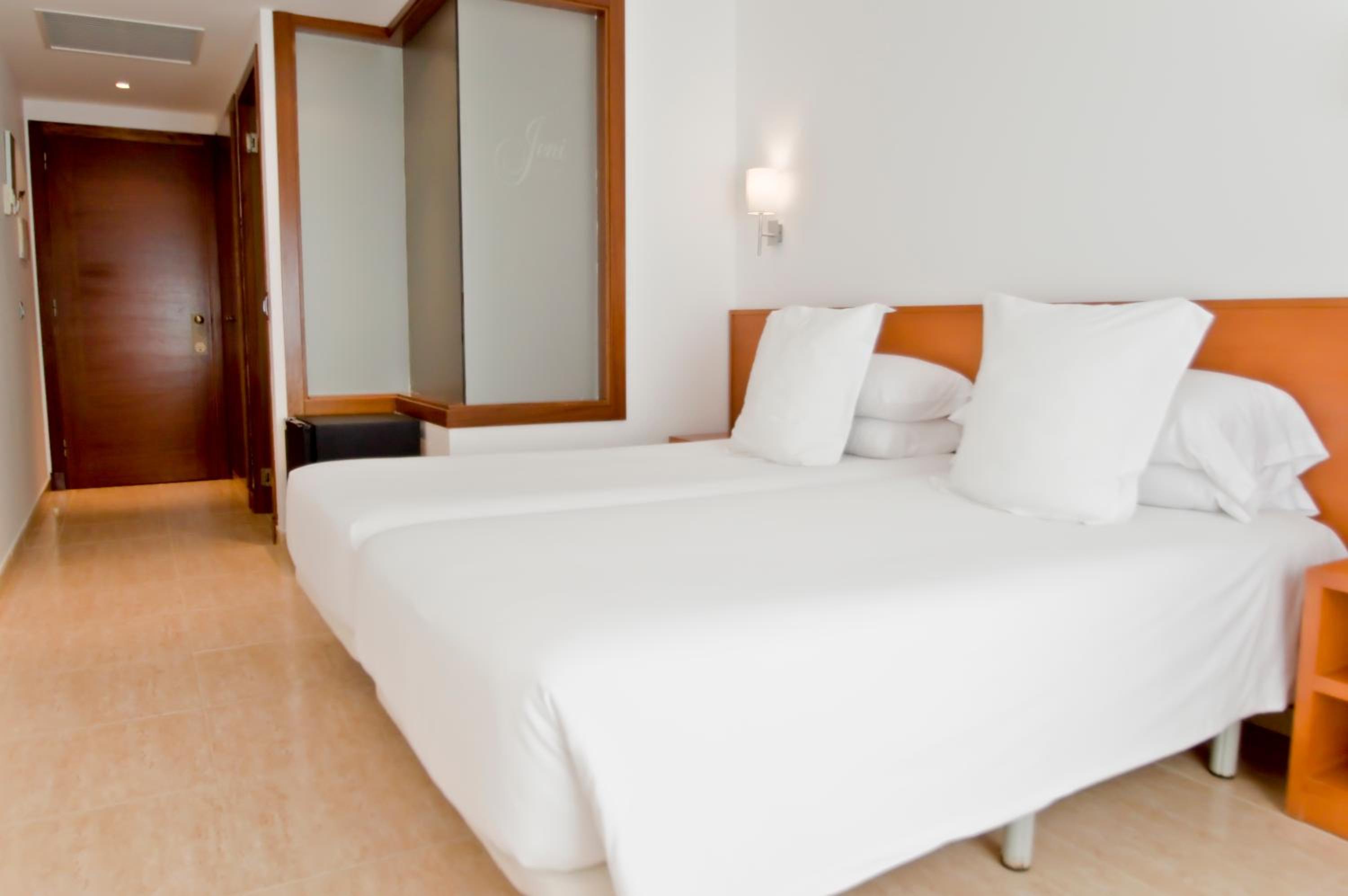 Select Double or Twin Room - Photo 19