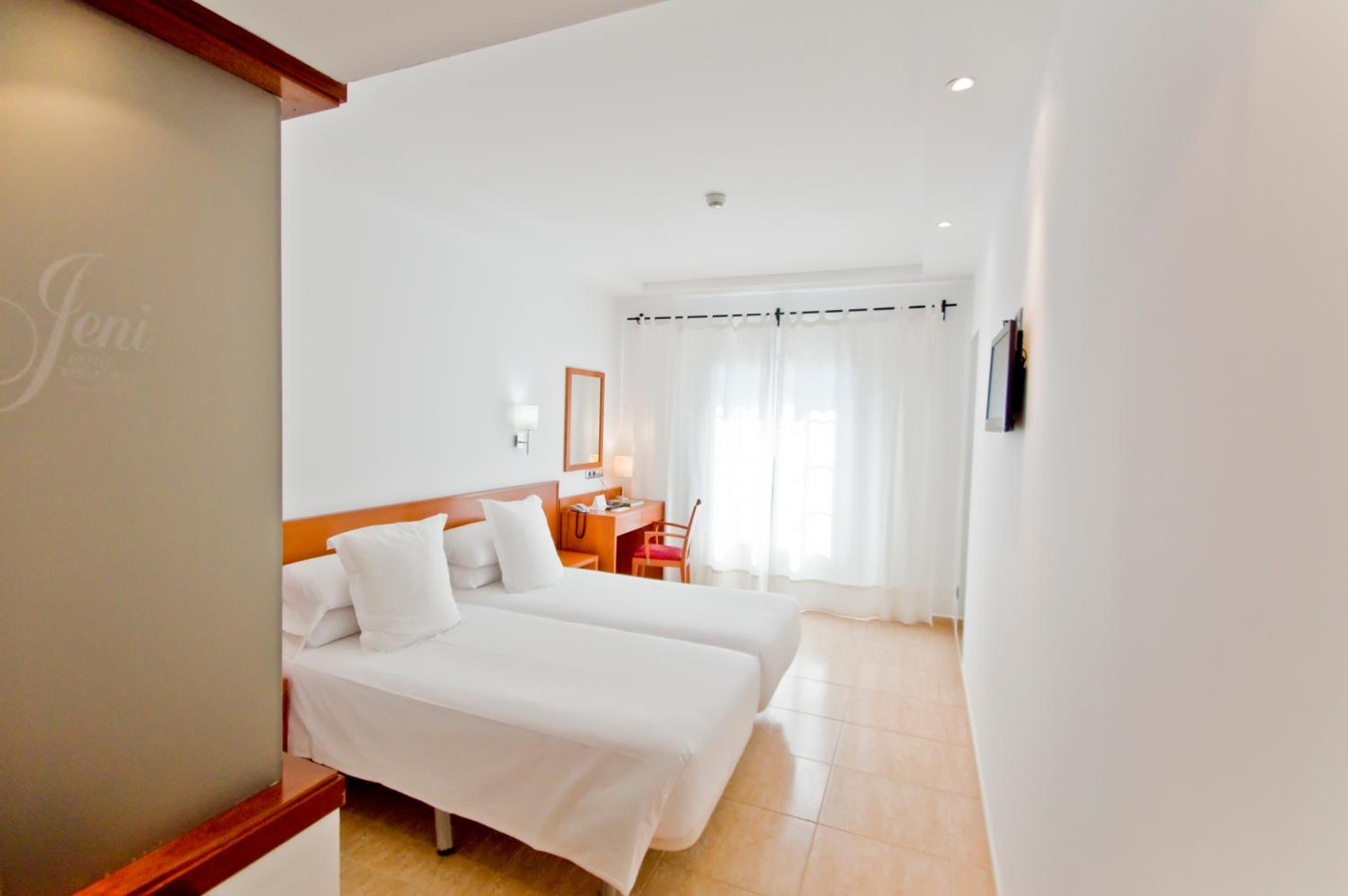 Select Double or Twin Room - Photo 11