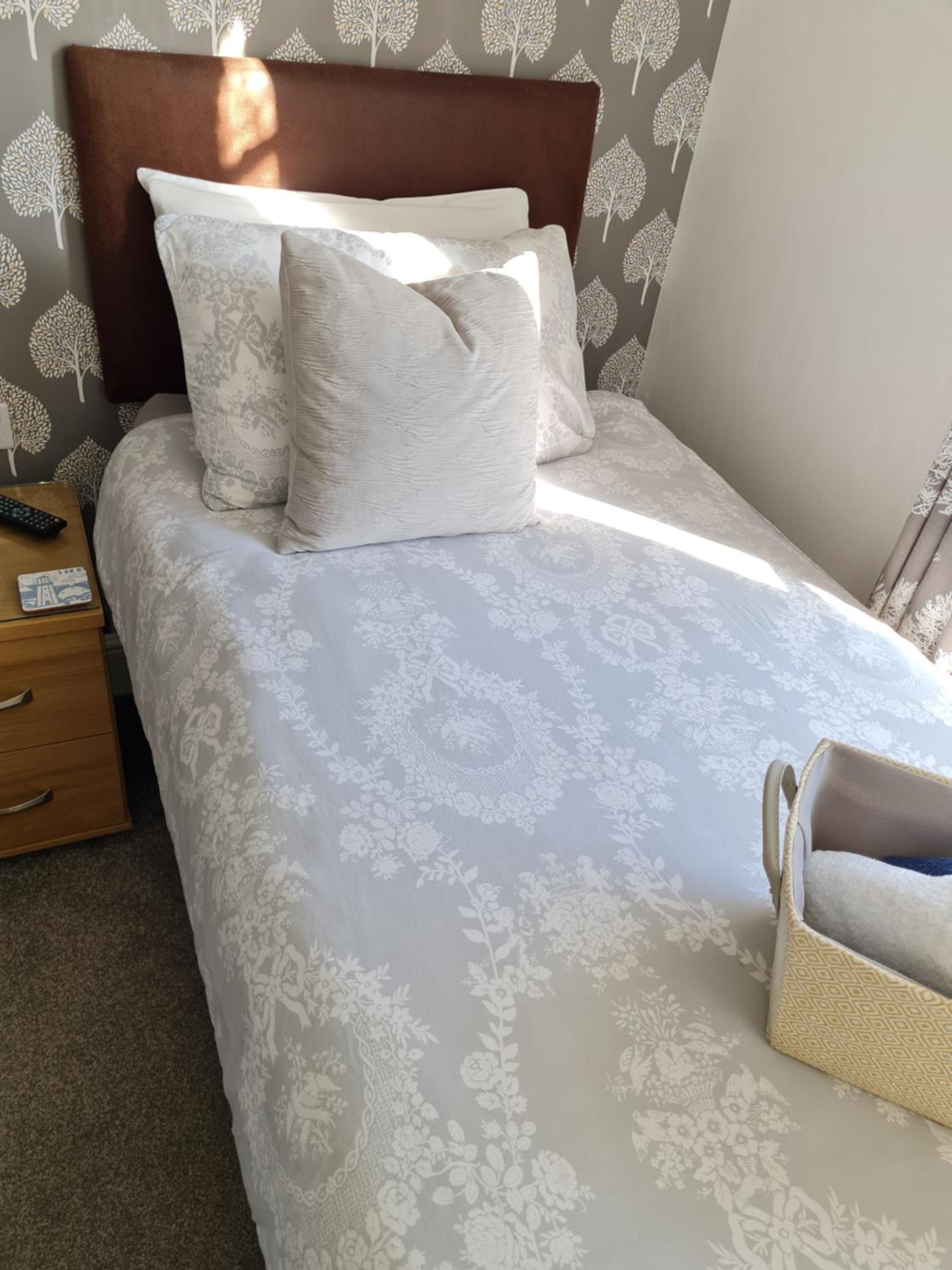 Single Room photo 3