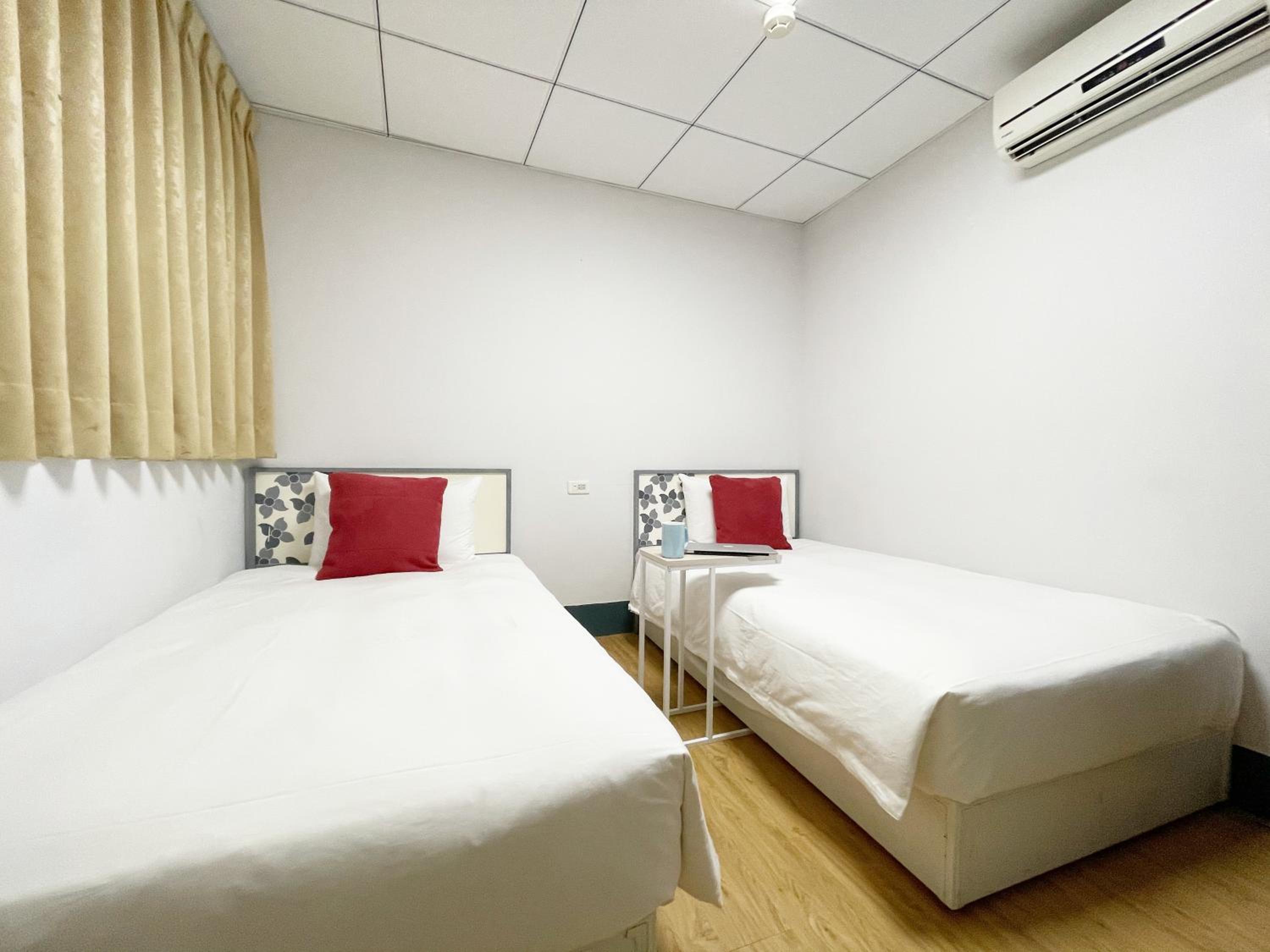 Double or Twin Room - Photo 6
