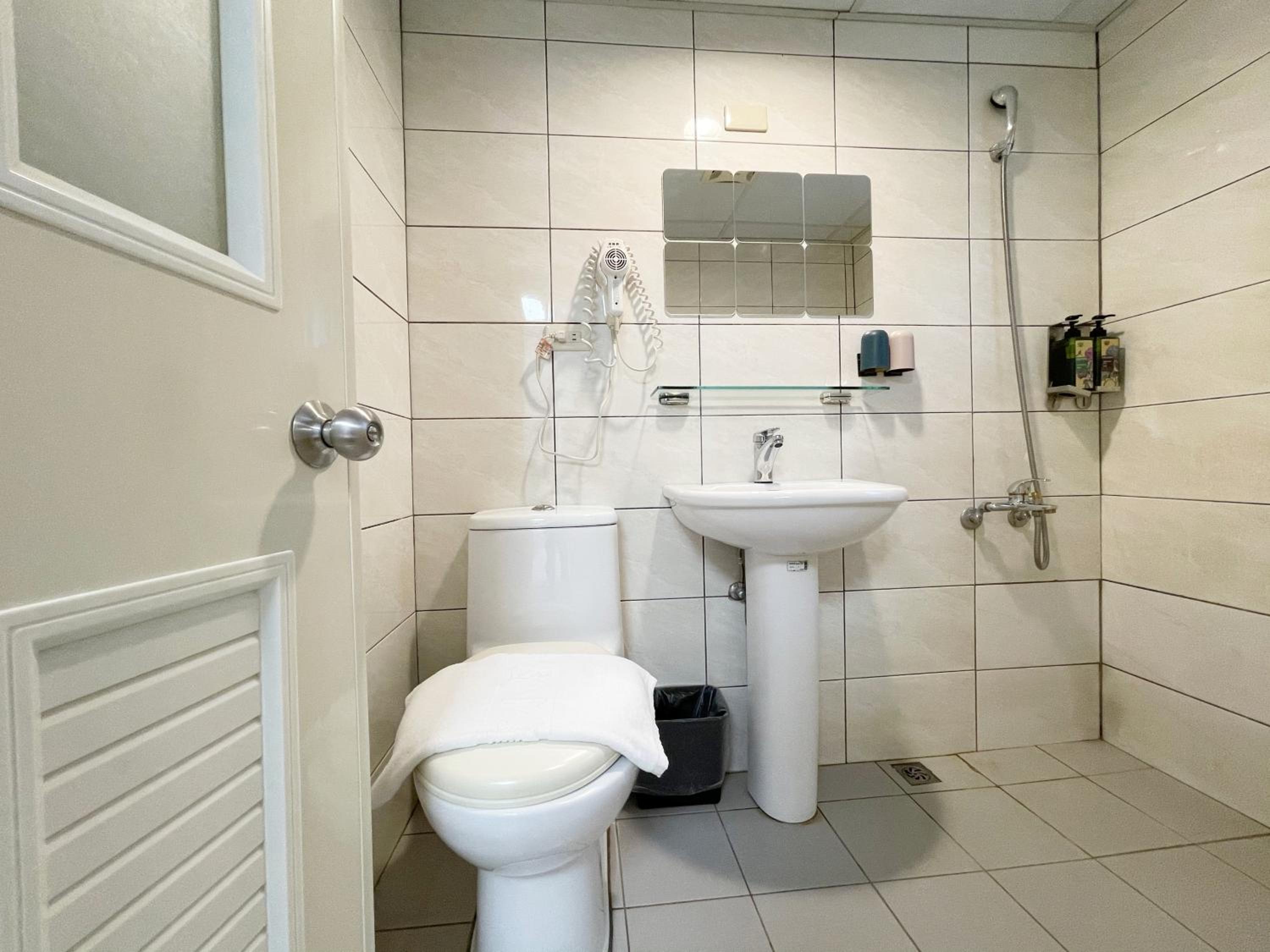 Double or Twin Room - Photo 2