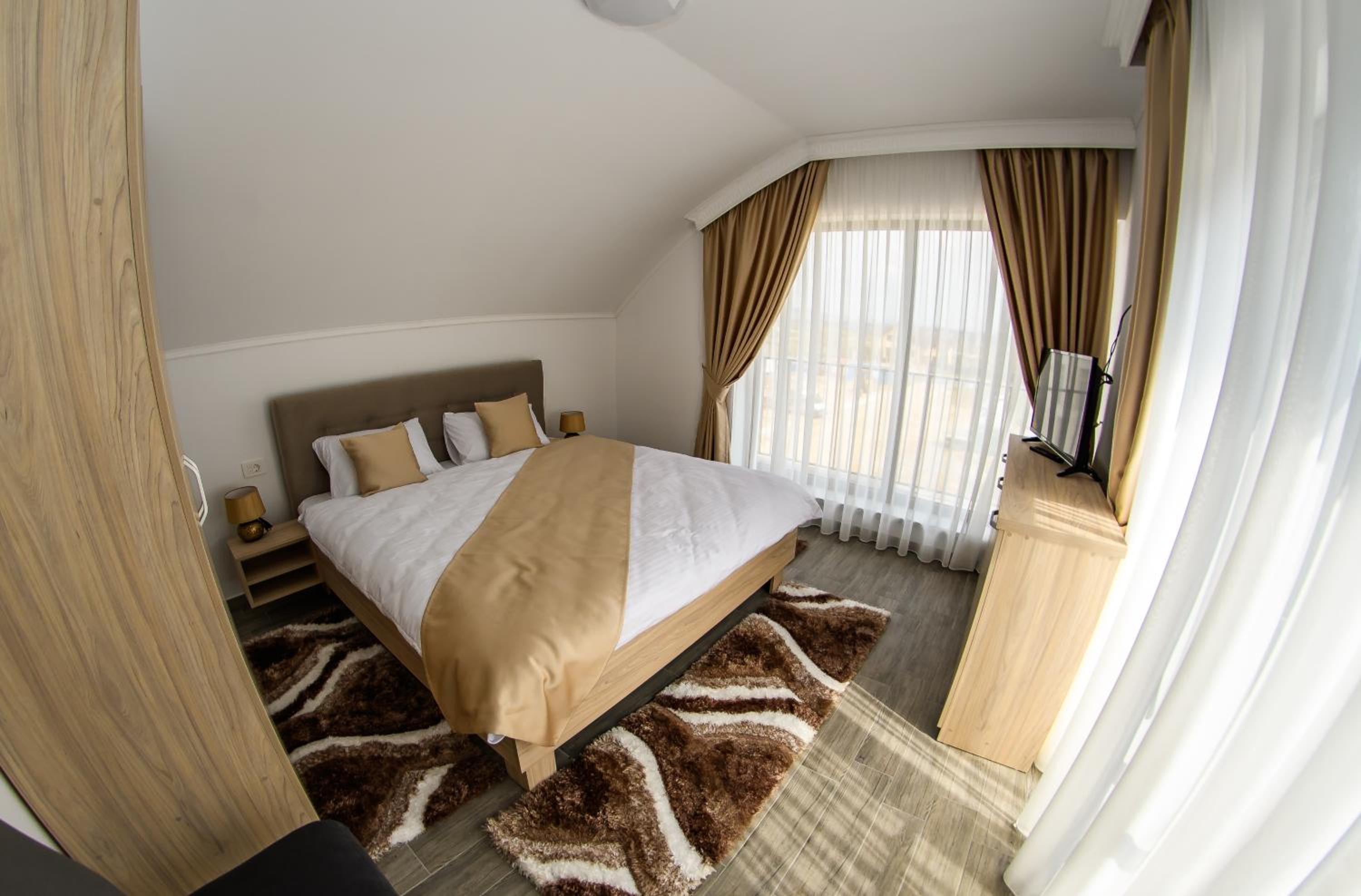 One-Bedroom Apartment - Photo 19