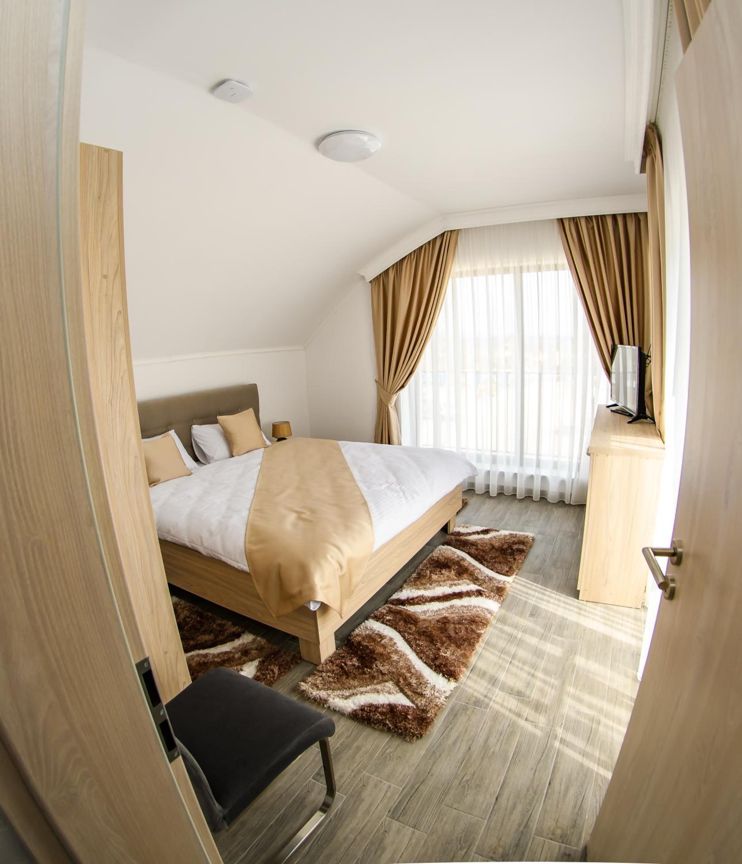 One-Bedroom Apartment - Photo 12