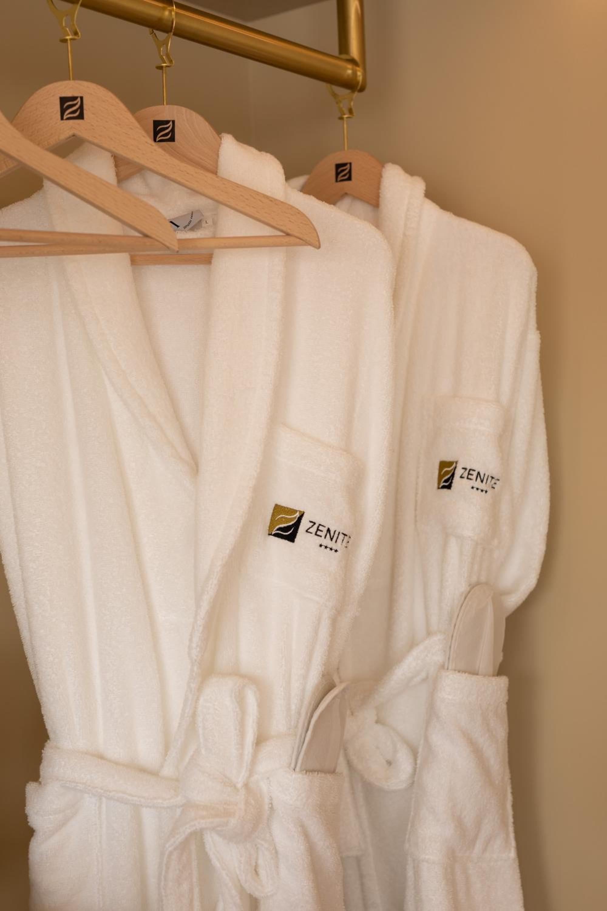 Double Or Twin Room - Photo 9