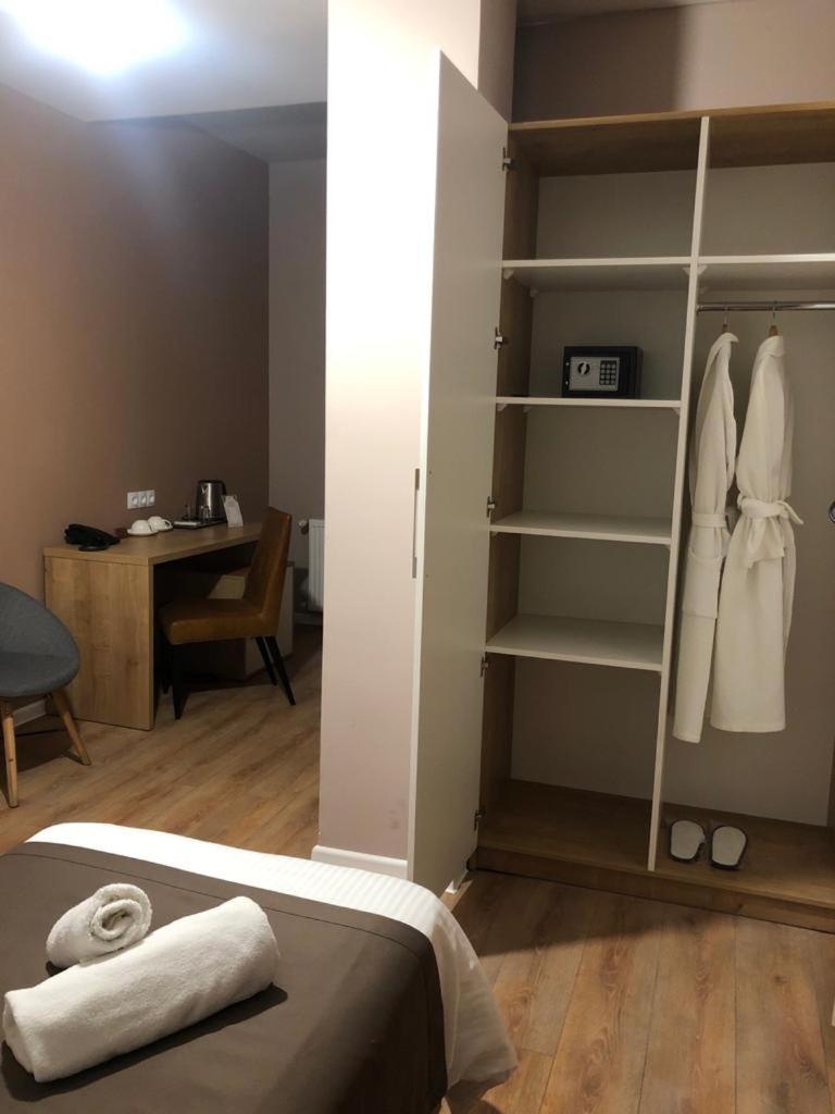 Budget Twin Room photo 3