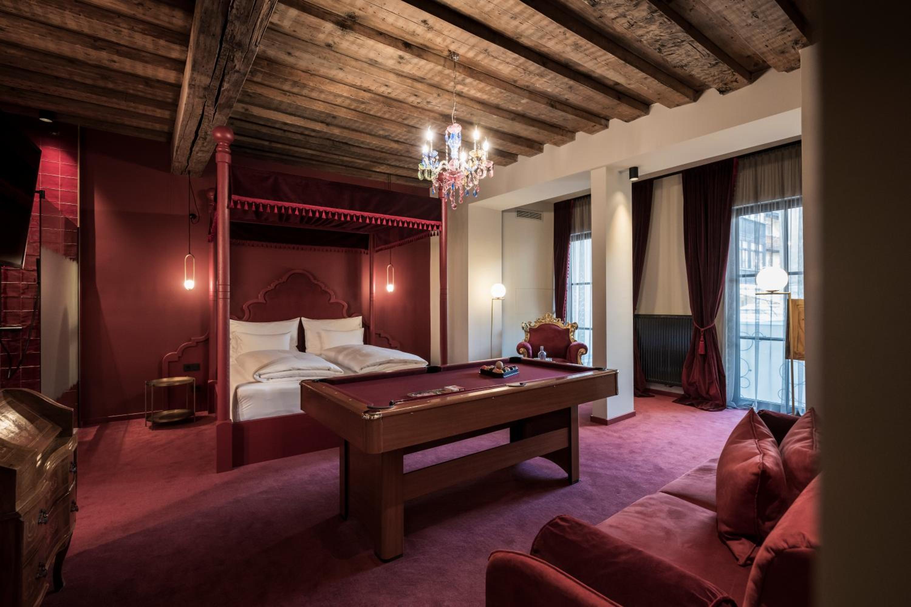 Mozart  Suite photo 1