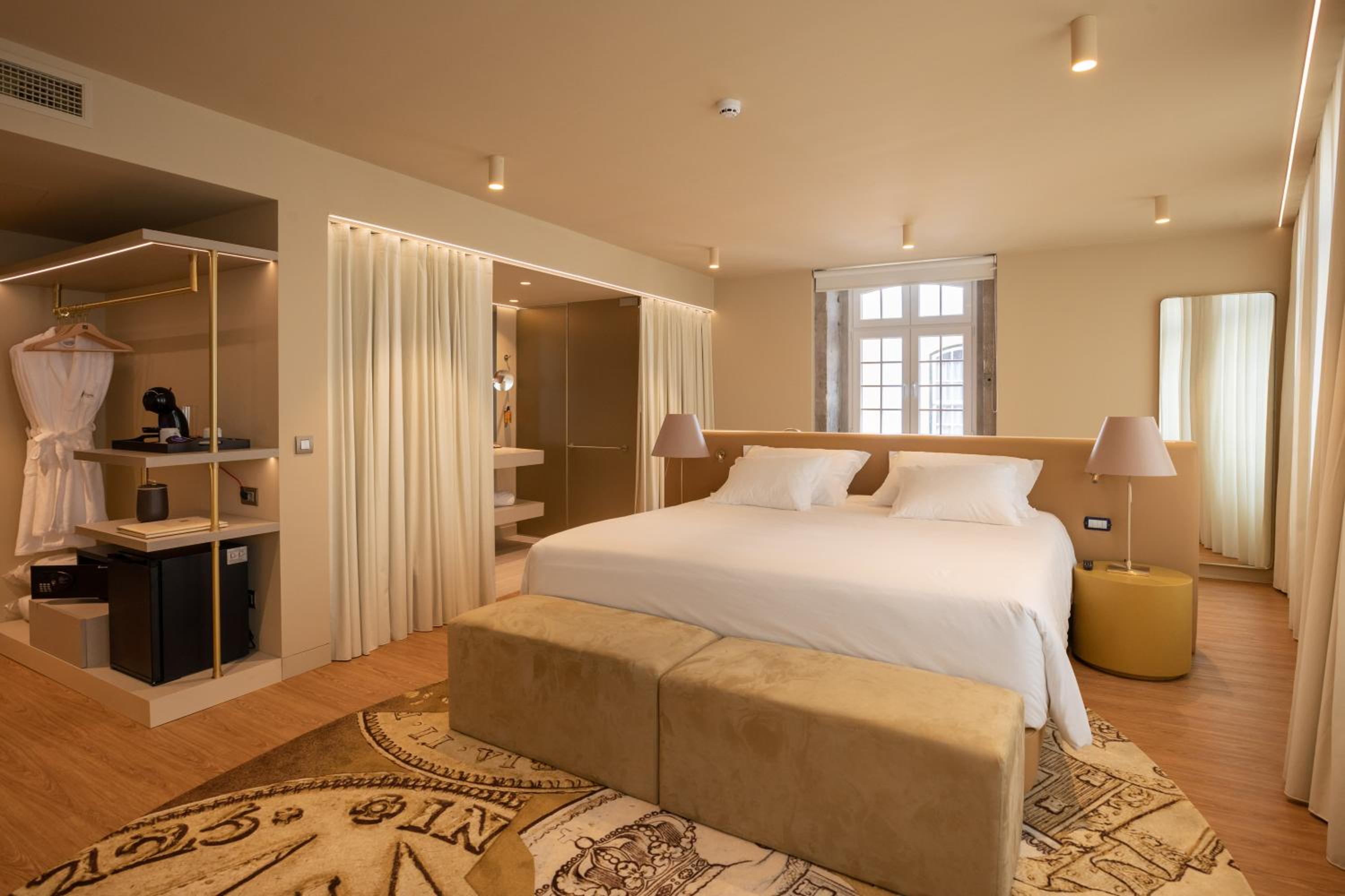 Suite - Photo 8