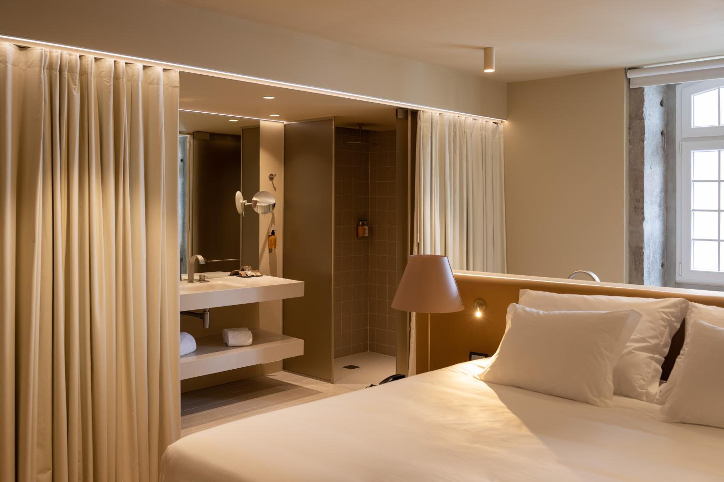 Suite - Photo 9