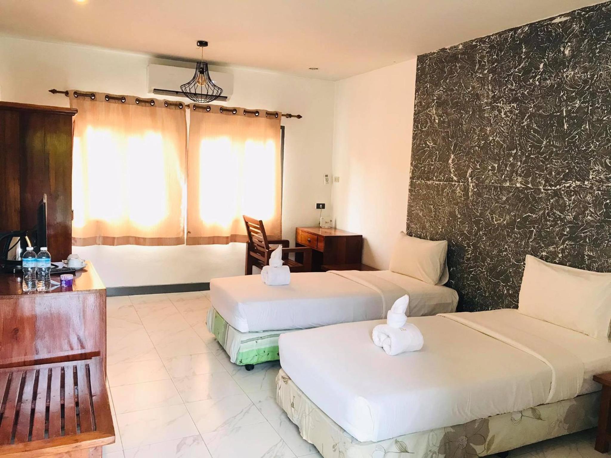 Deluxe Twin Room - Photo 1