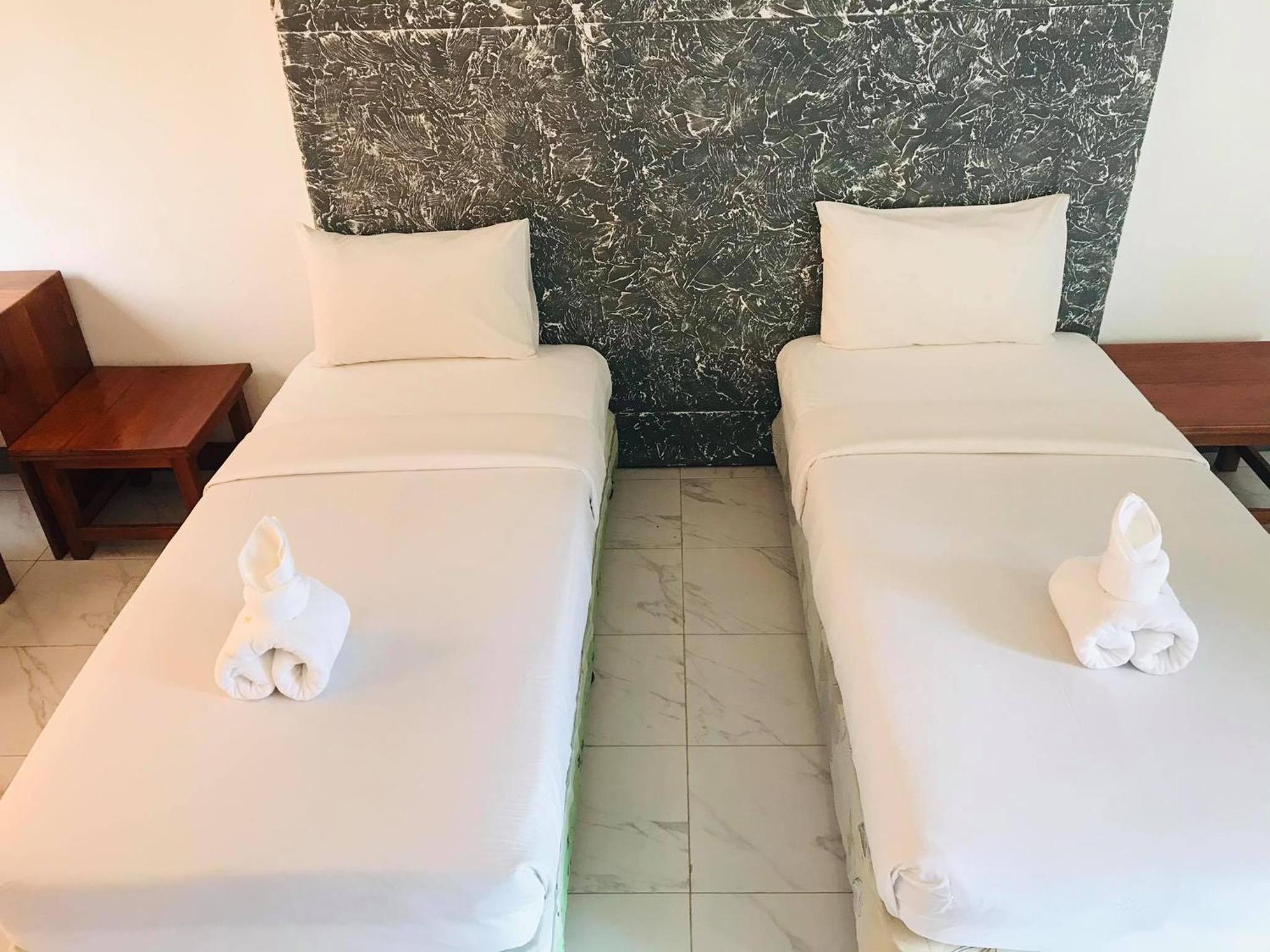Deluxe Twin Room - Photo 6