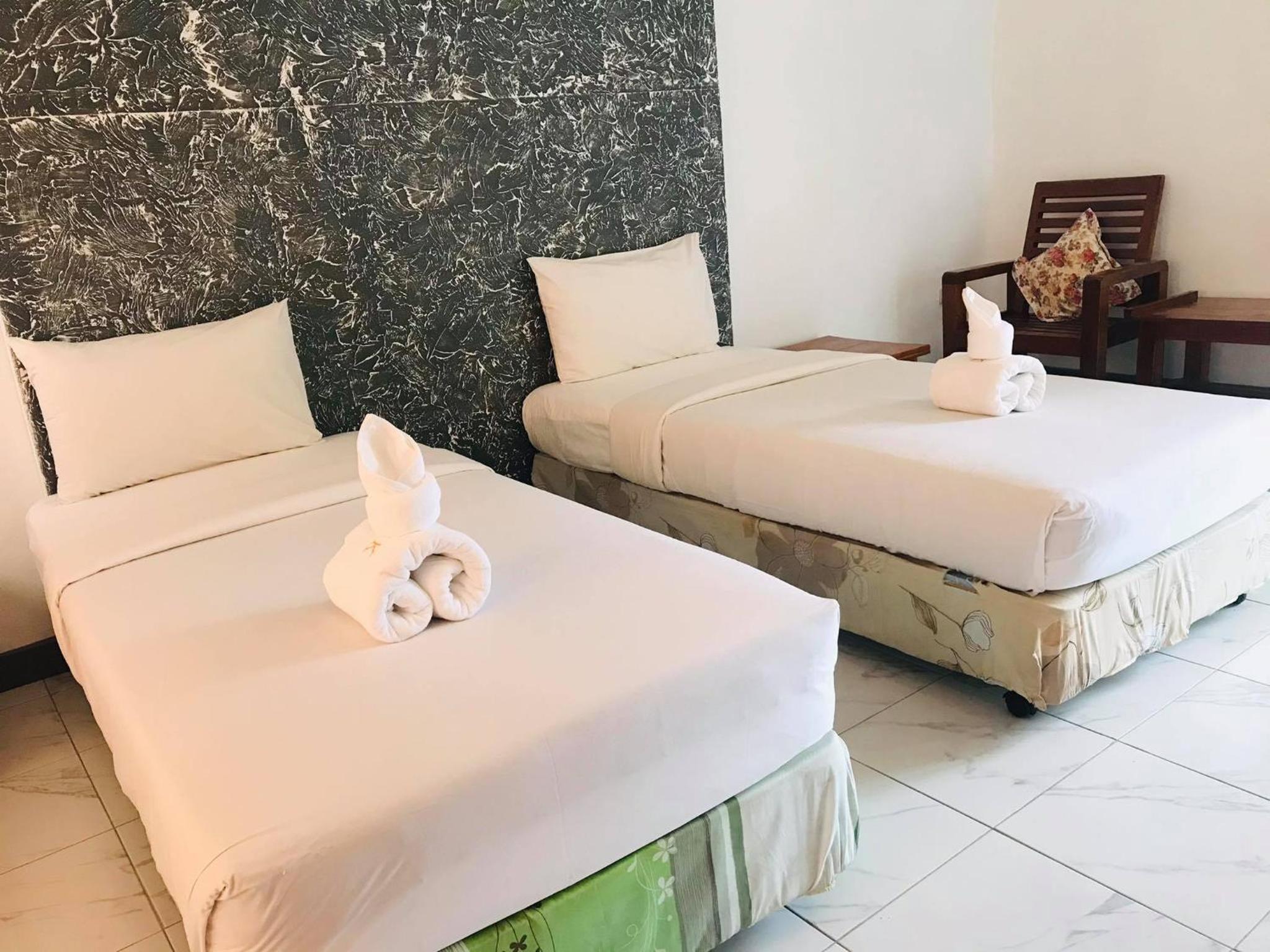 Deluxe Twin Room - Photo 2
