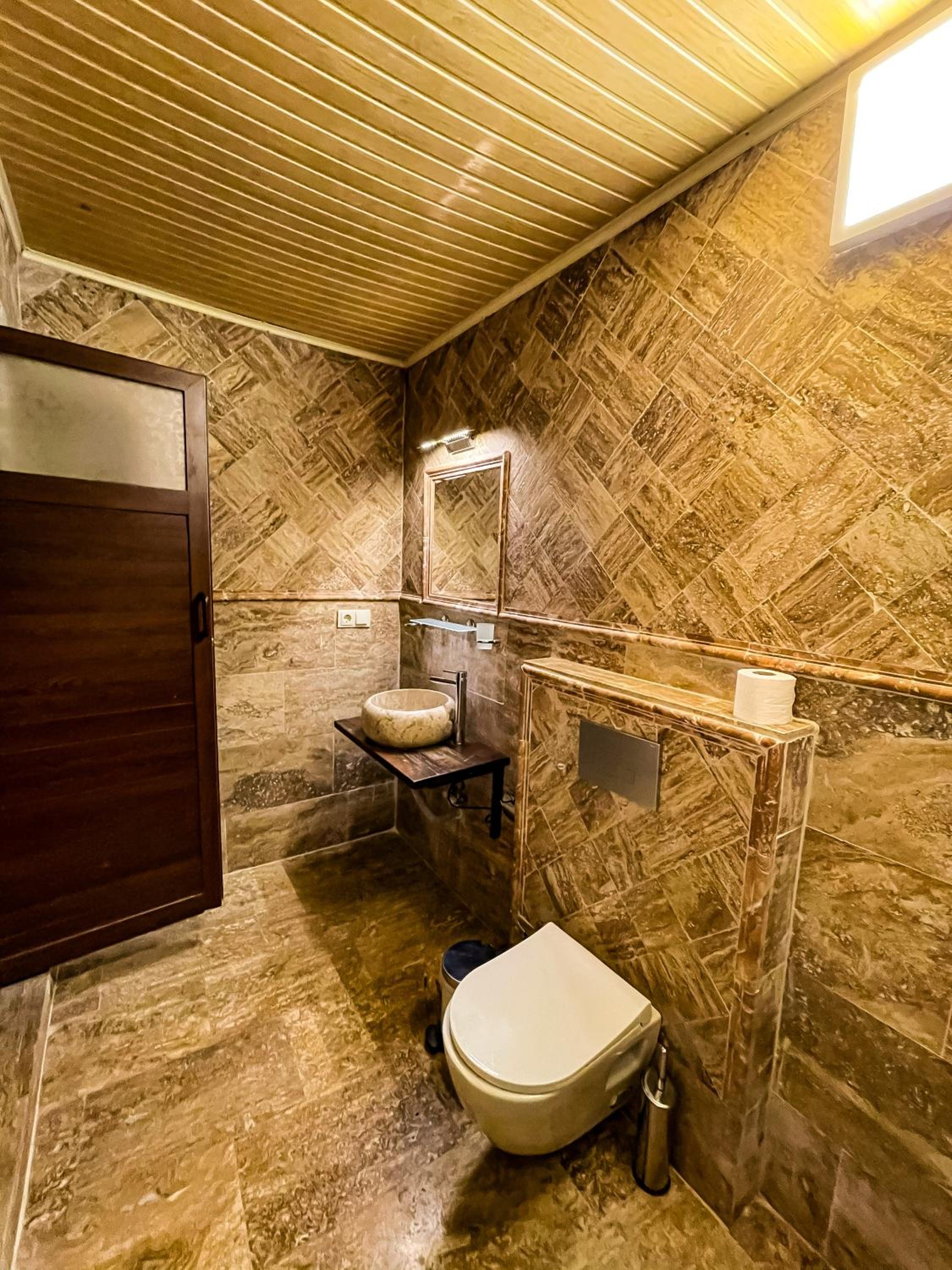 Double Room - Photo 20