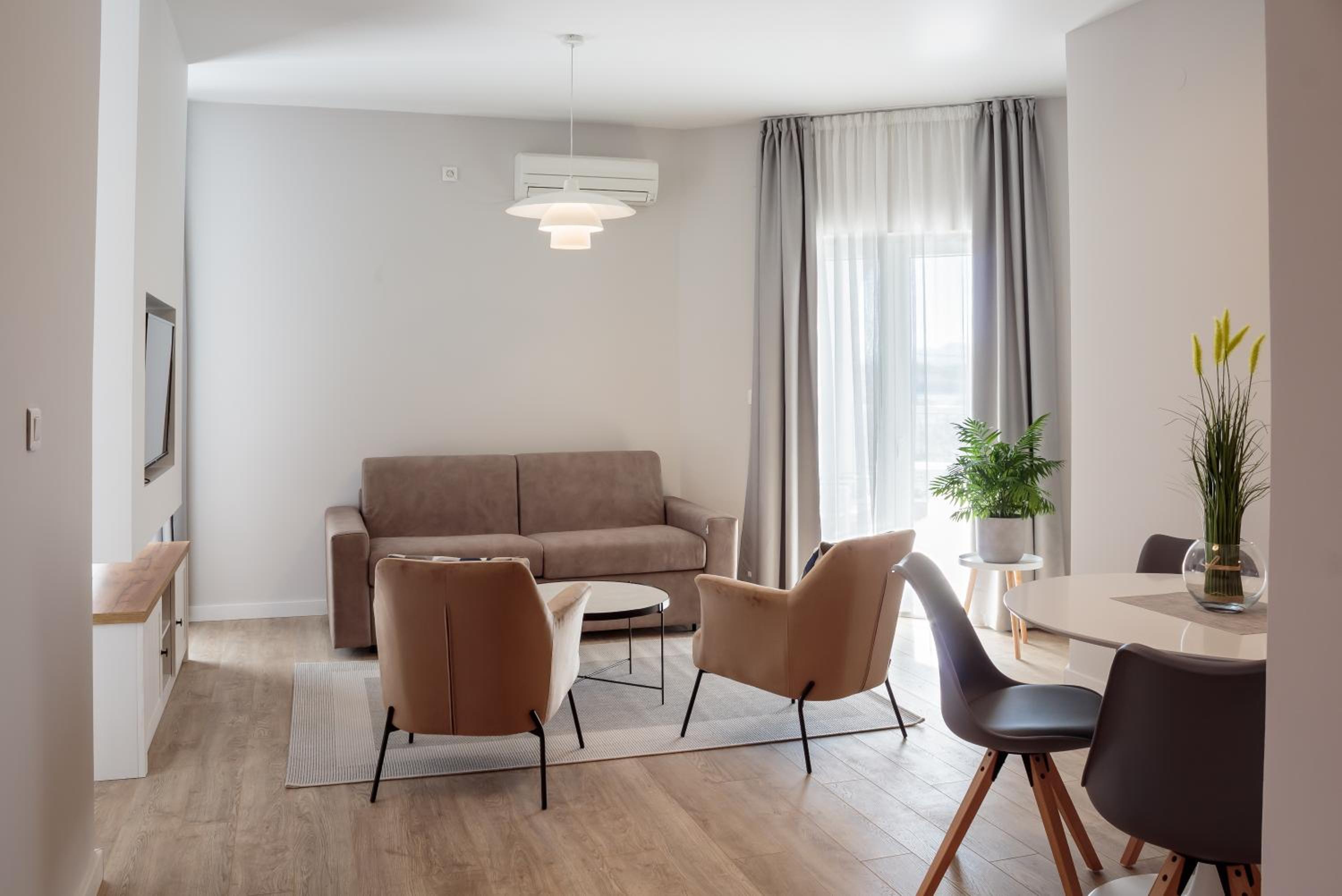 Deluxe Apartment