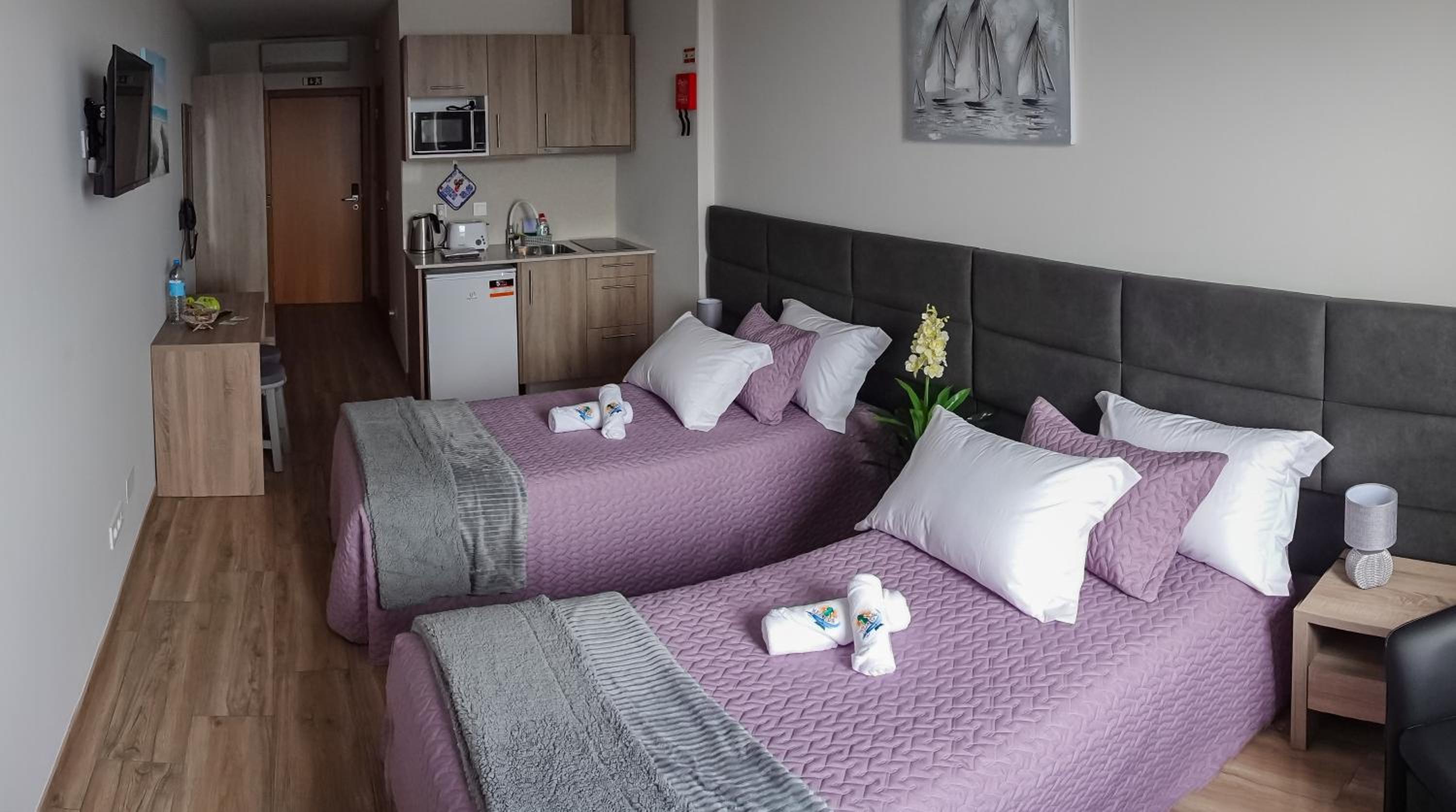 Double or Twin Room with Sea View - Photo 4