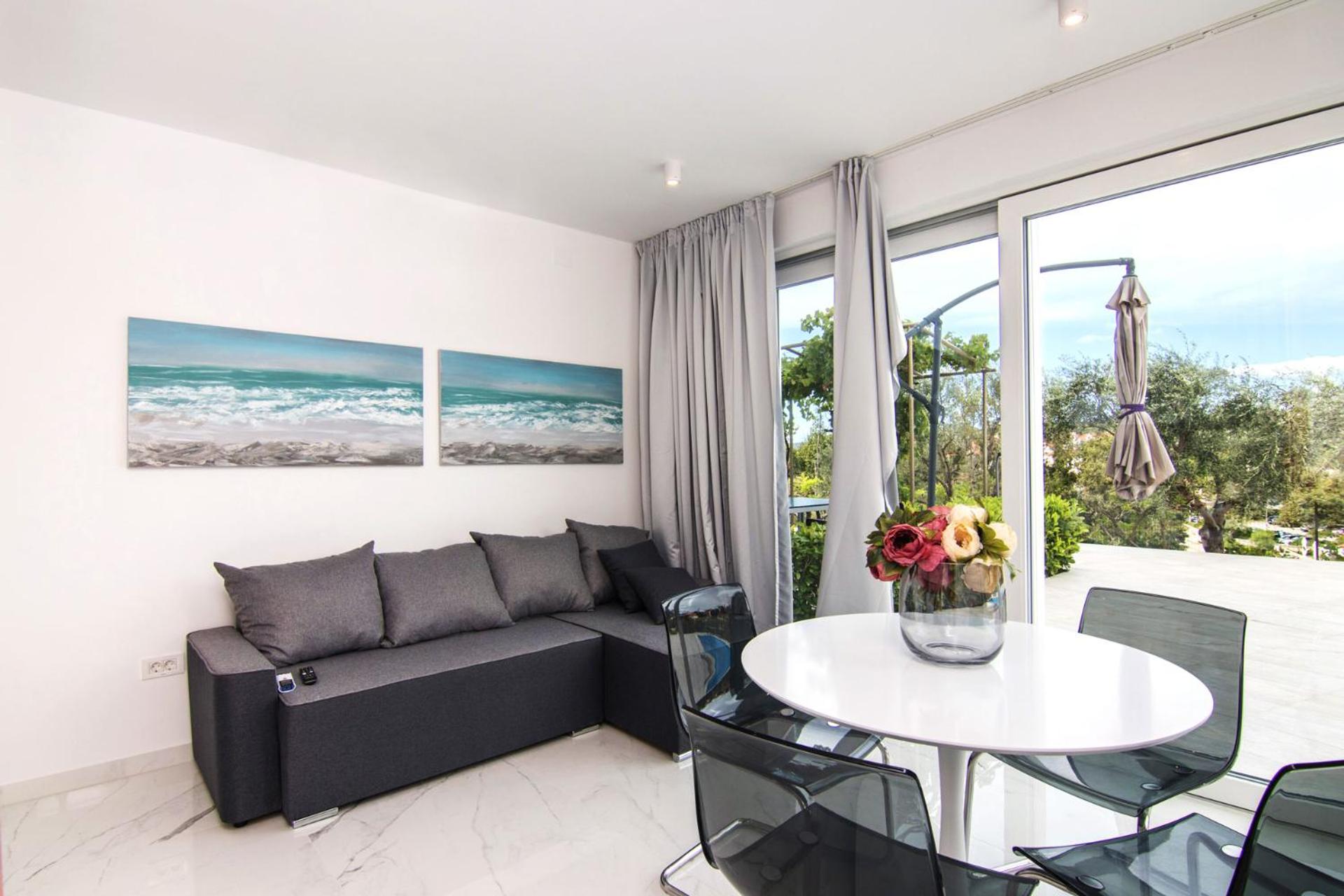 Apartment - Split Level
