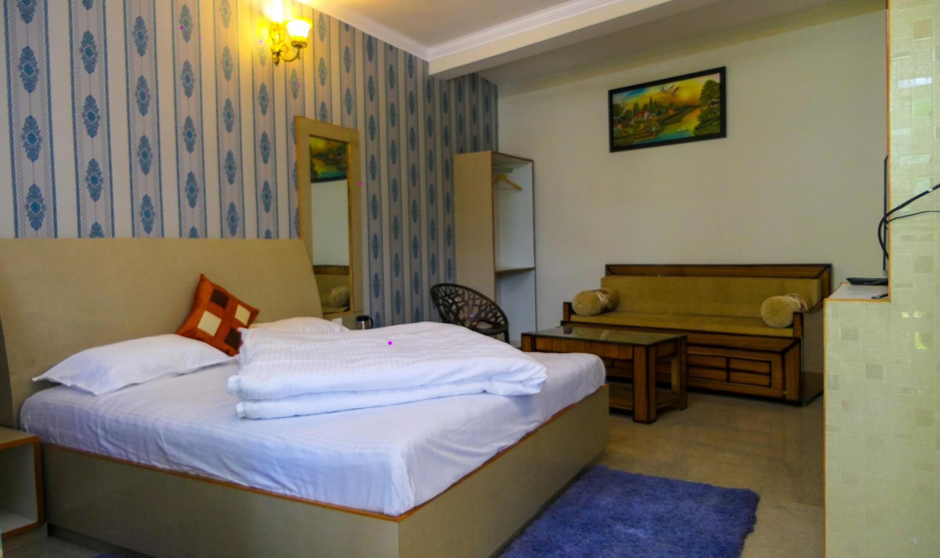 Deluxe Room - Photo 6