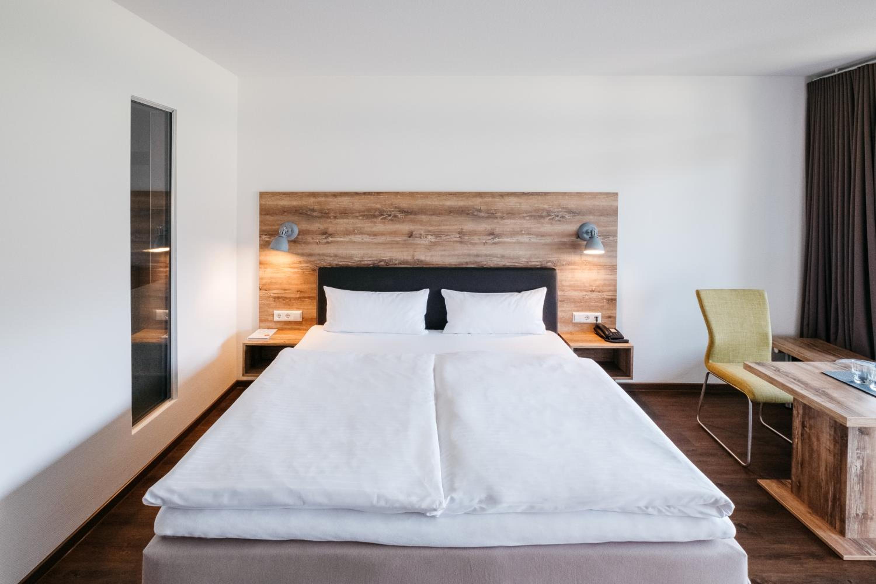Double Room with Balcony - Photo 4