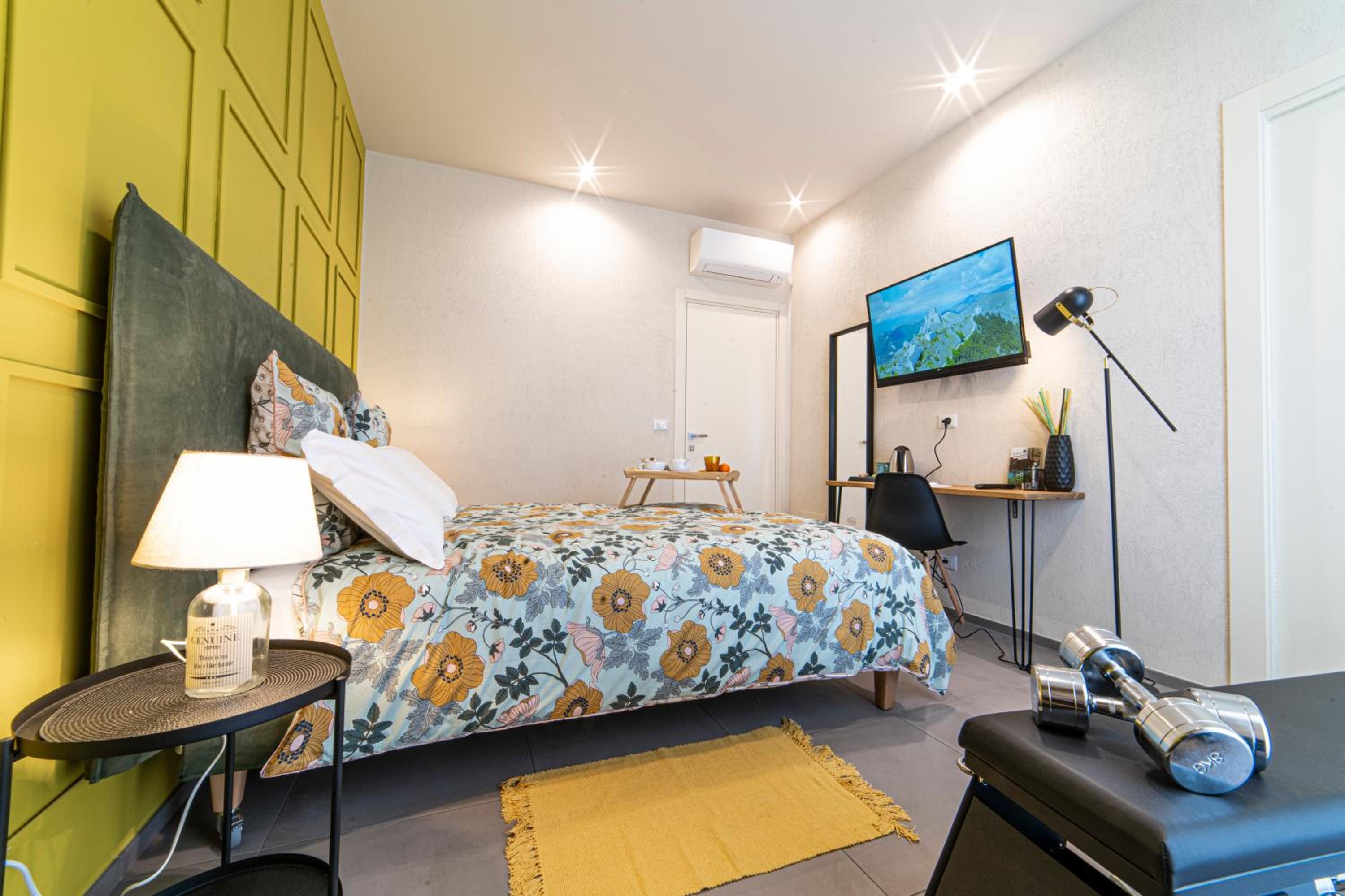 Double or Twin Room with Balcony - Photo 6