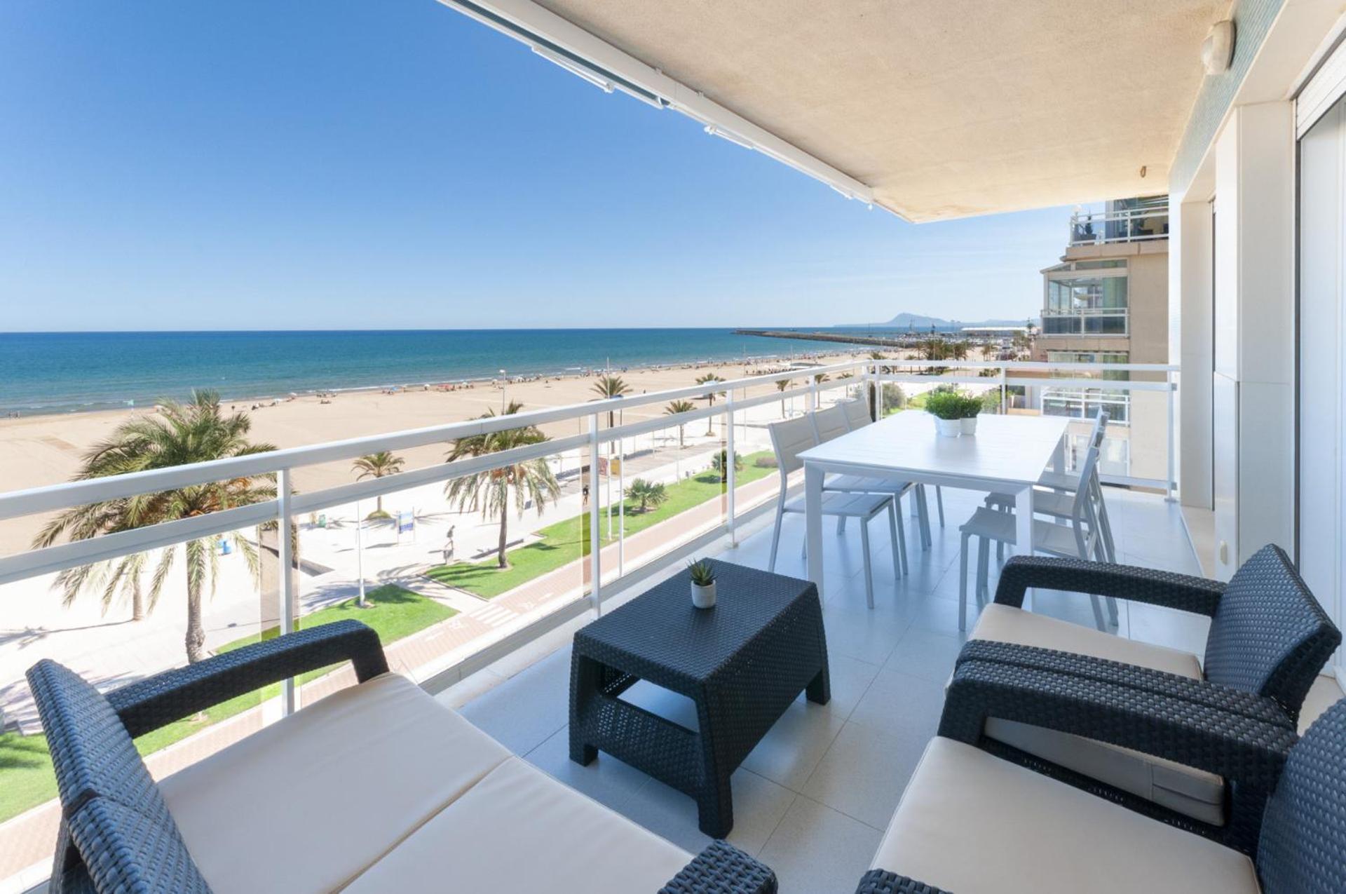 Apartment With Terrace photo 3