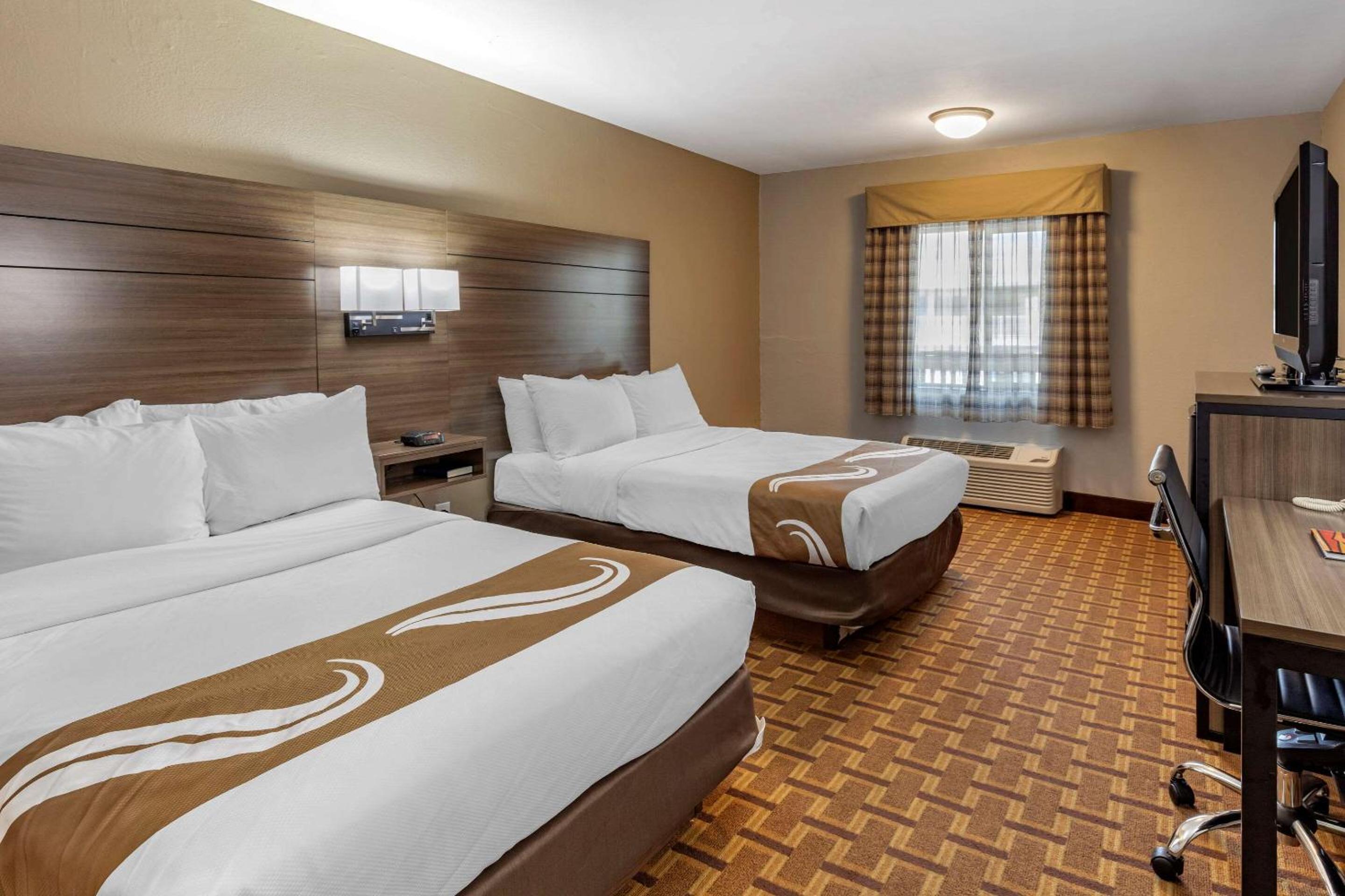 Double Room with Two Double Beds - Photo 1