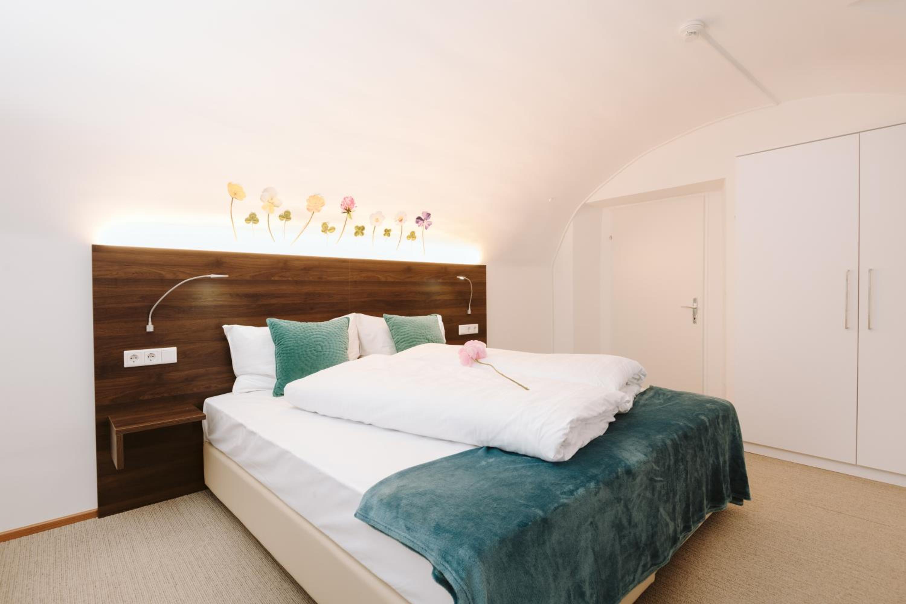 Two-Bedroom Apartment - Photo 8