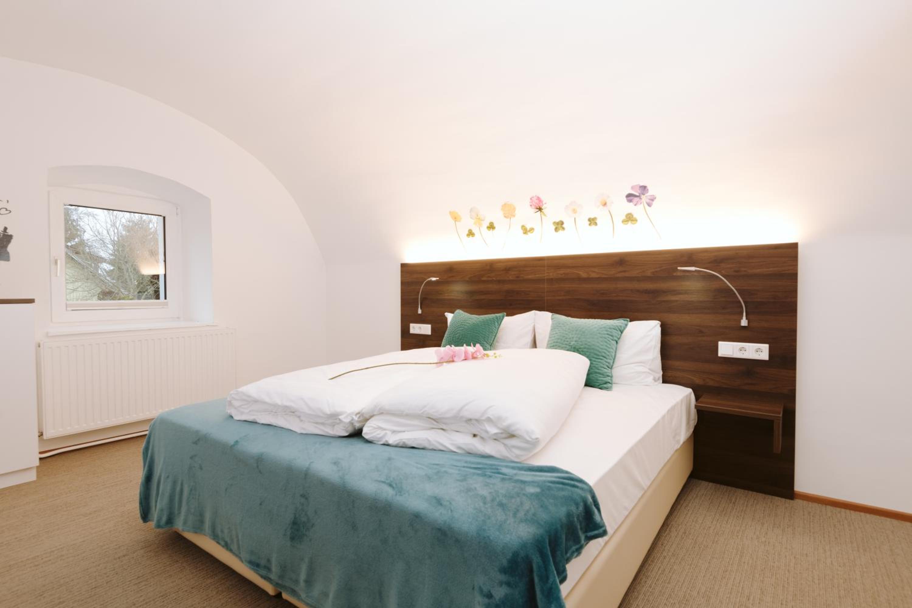 Two-Bedroom Apartment - Photo 10